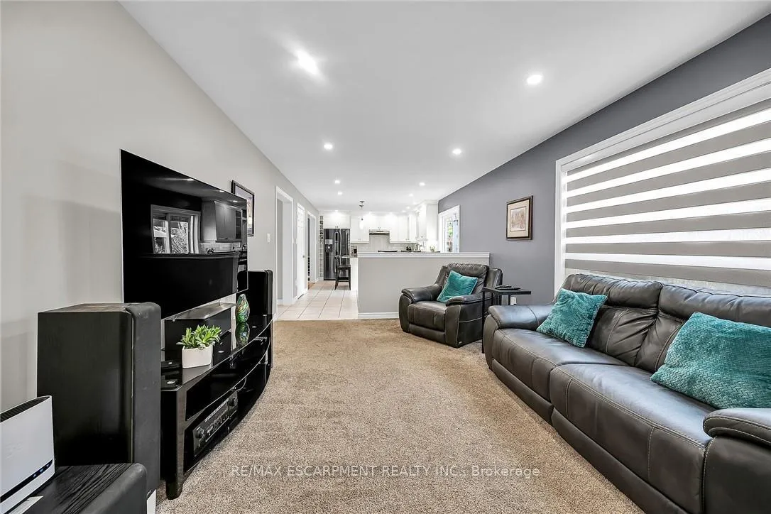 Photo 14 of 684 Upper Horning Road, Hamilton, Gurnett — HOMEH