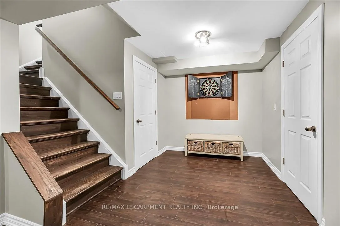 Photo 33 of 684 Upper Horning Road, Hamilton, Gurnett — HOMEH