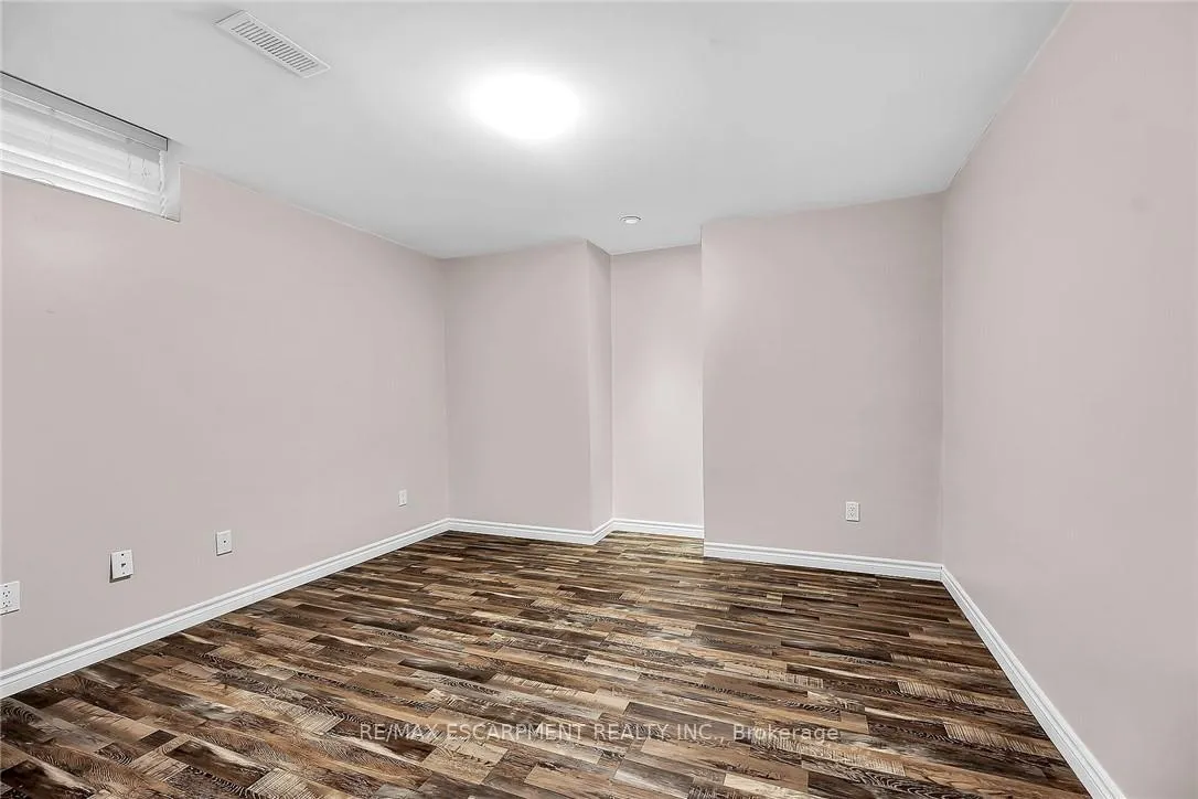 Photo 37 of 684 Upper Horning Road, Hamilton, Gurnett — HOMEH