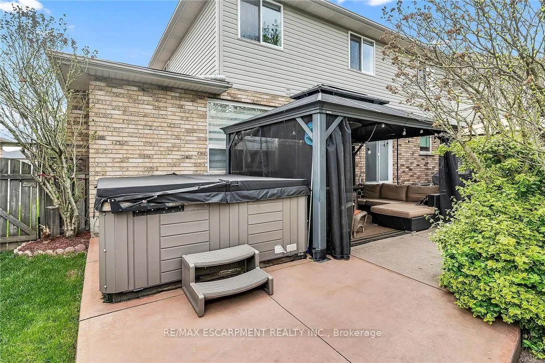 Photo 42 of 684 Upper Horning Road, Hamilton, Gurnett — HOMEH