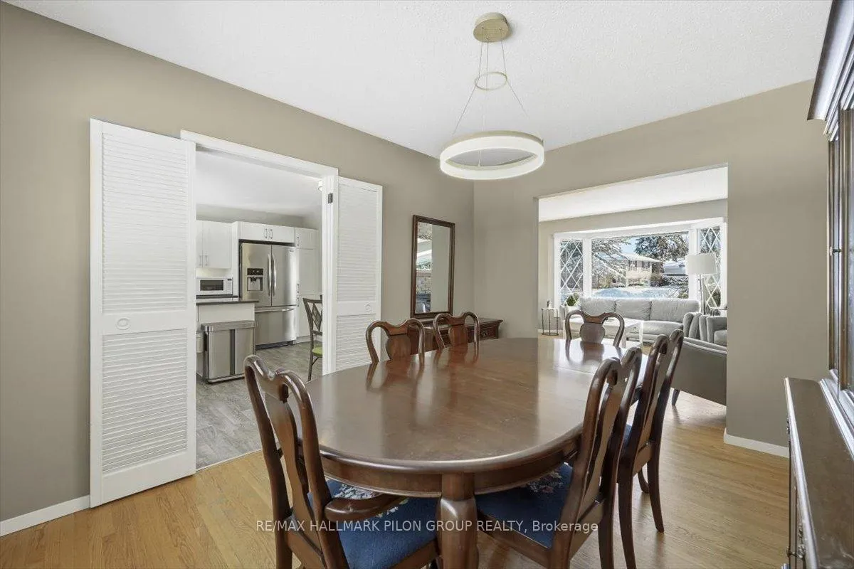 Photo 6 of 2116 Grafton Crescent, Ottawa, Beacon Hill North — HOMEH