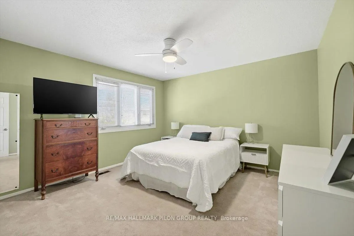 Photo 10 of 2116 Grafton Crescent, Ottawa, Beacon Hill North — HOMEH
