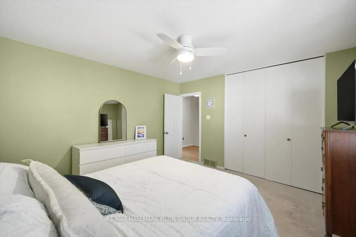 Photo 11 of 2116 Grafton Crescent, Ottawa, Beacon Hill North — HOMEH