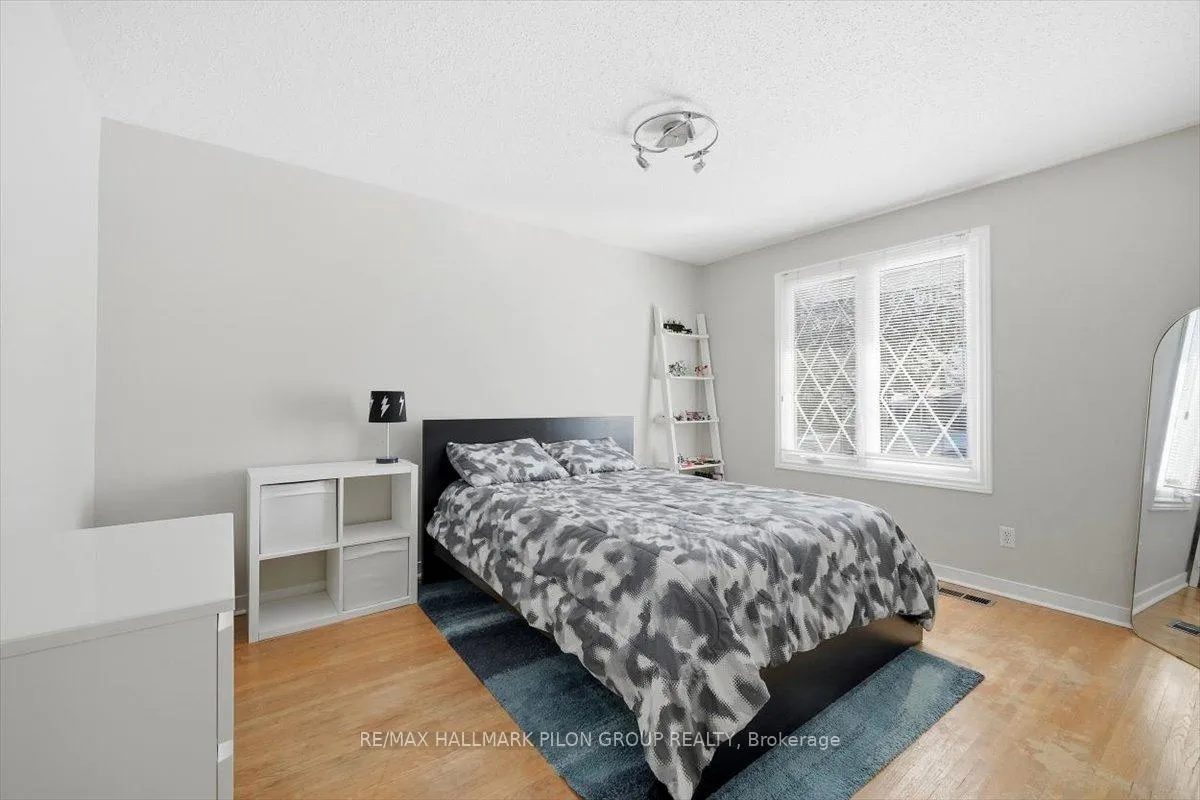 Photo 12 of 2116 Grafton Crescent, Ottawa, Beacon Hill North — HOMEH