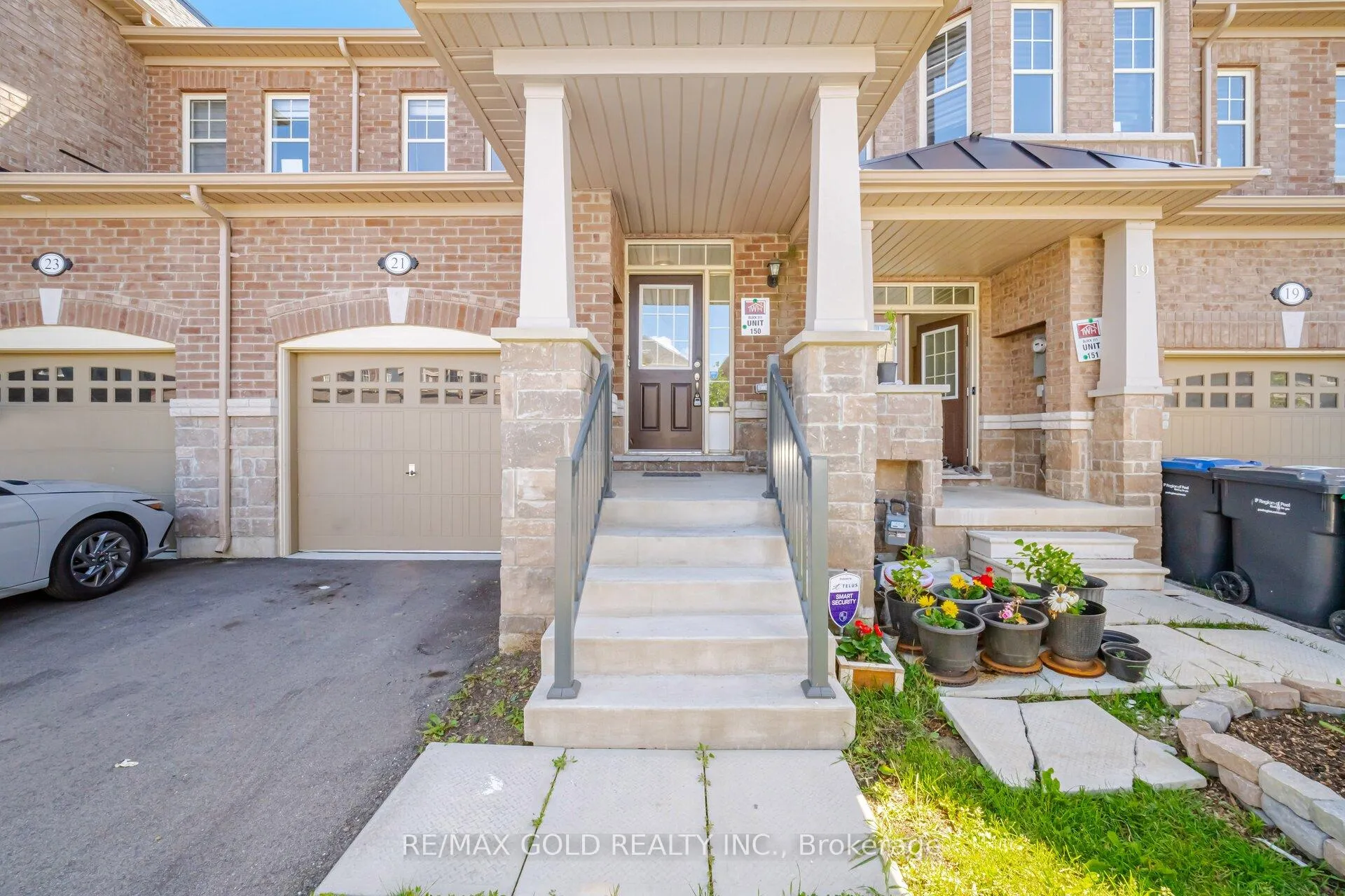 Photo 4 of 21 Pearman Crescent, Brampton, Northwest Brampton — HOMEH