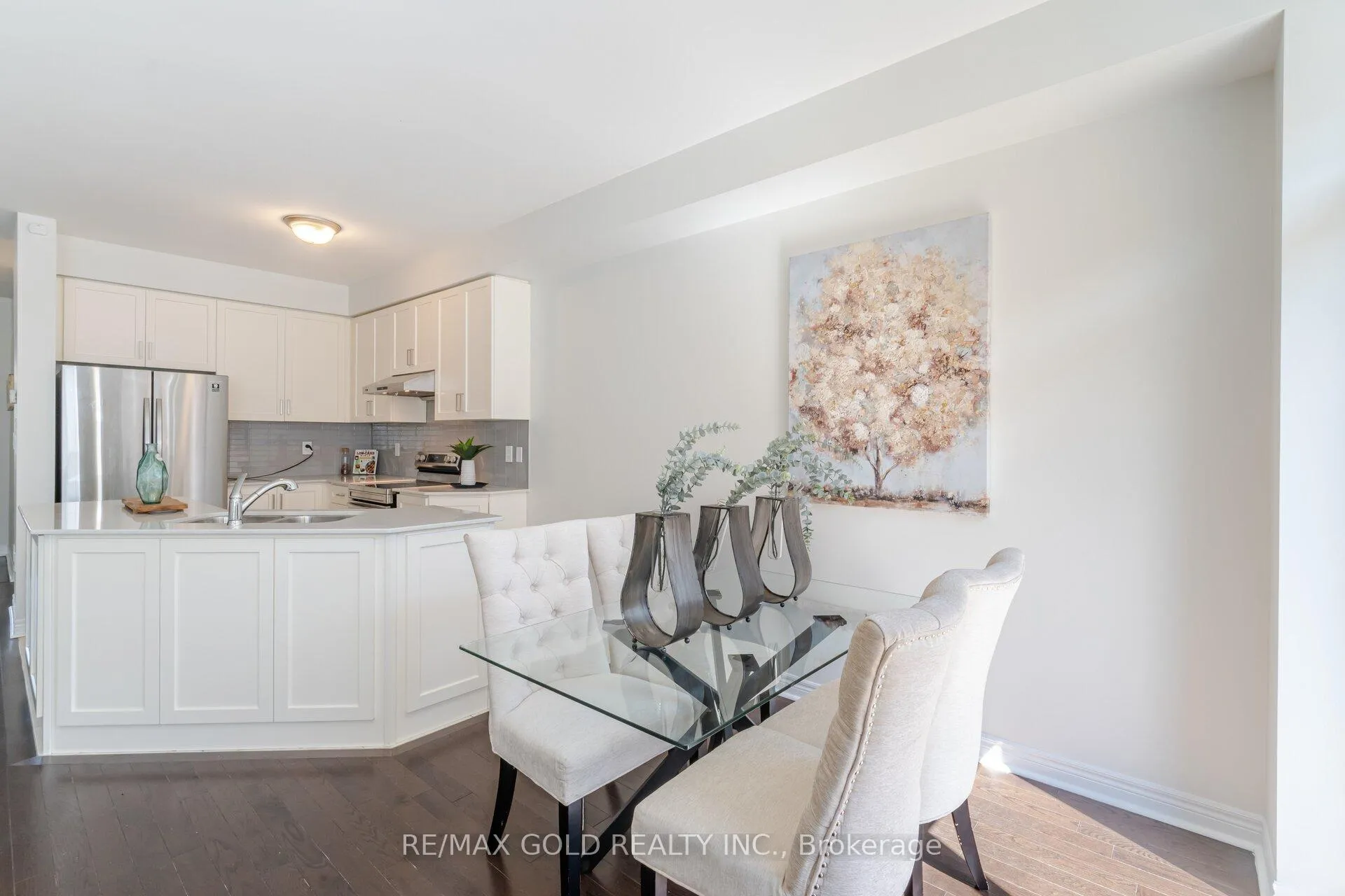 Photo 12 of 21 Pearman Crescent, Brampton, Northwest Brampton — HOMEH