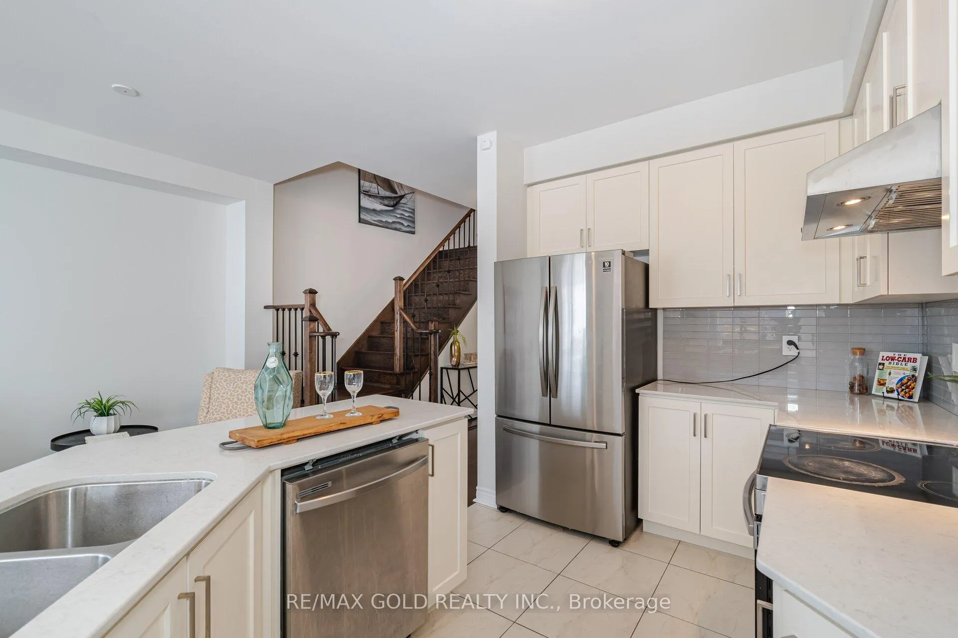Photo 15 of 21 Pearman Crescent, Brampton, Northwest Brampton — HOMEH