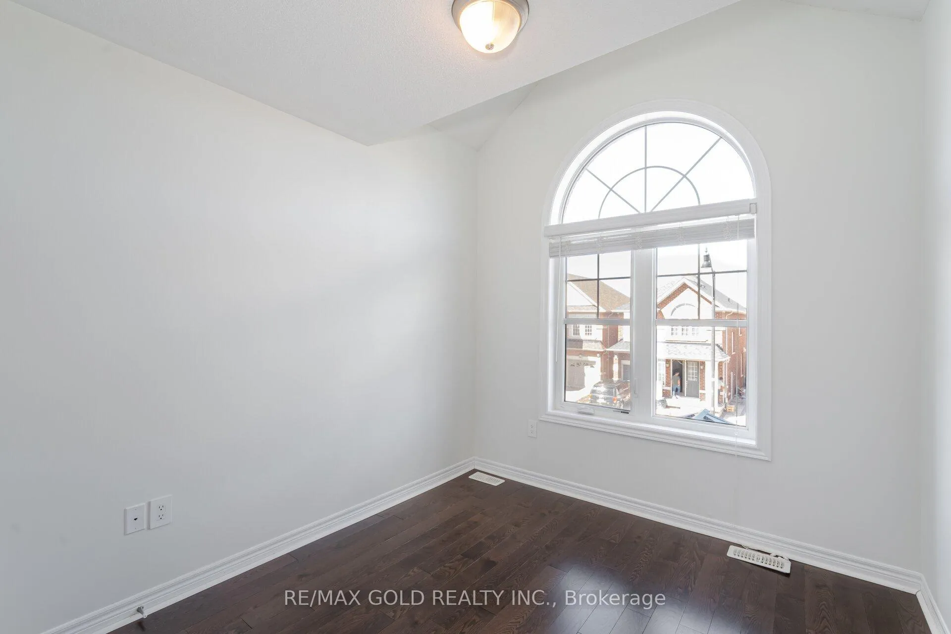 Photo 28 of 21 Pearman Crescent, Brampton, Northwest Brampton — HOMEH