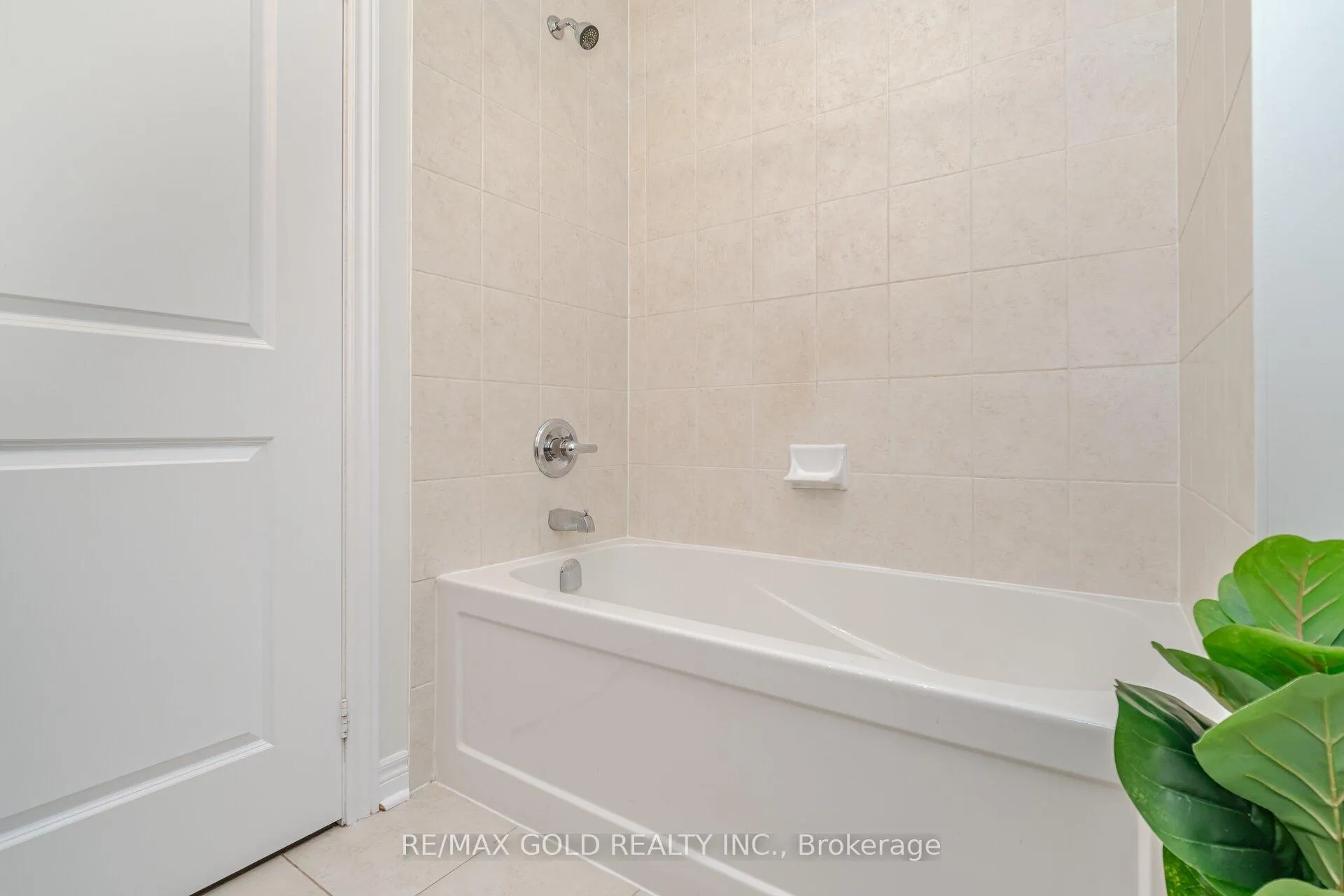 Photo 31 of 21 Pearman Crescent, Brampton, Northwest Brampton — HOMEH