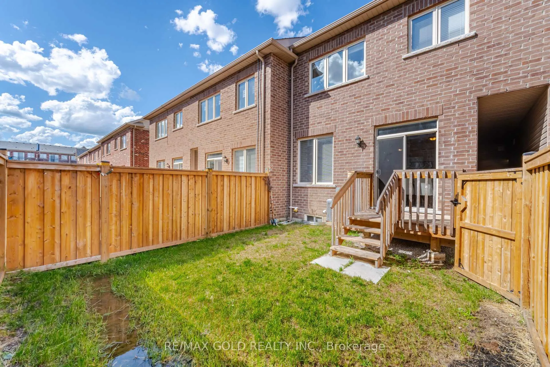 Photo 35 of 21 Pearman Crescent, Brampton, Northwest Brampton — HOMEH