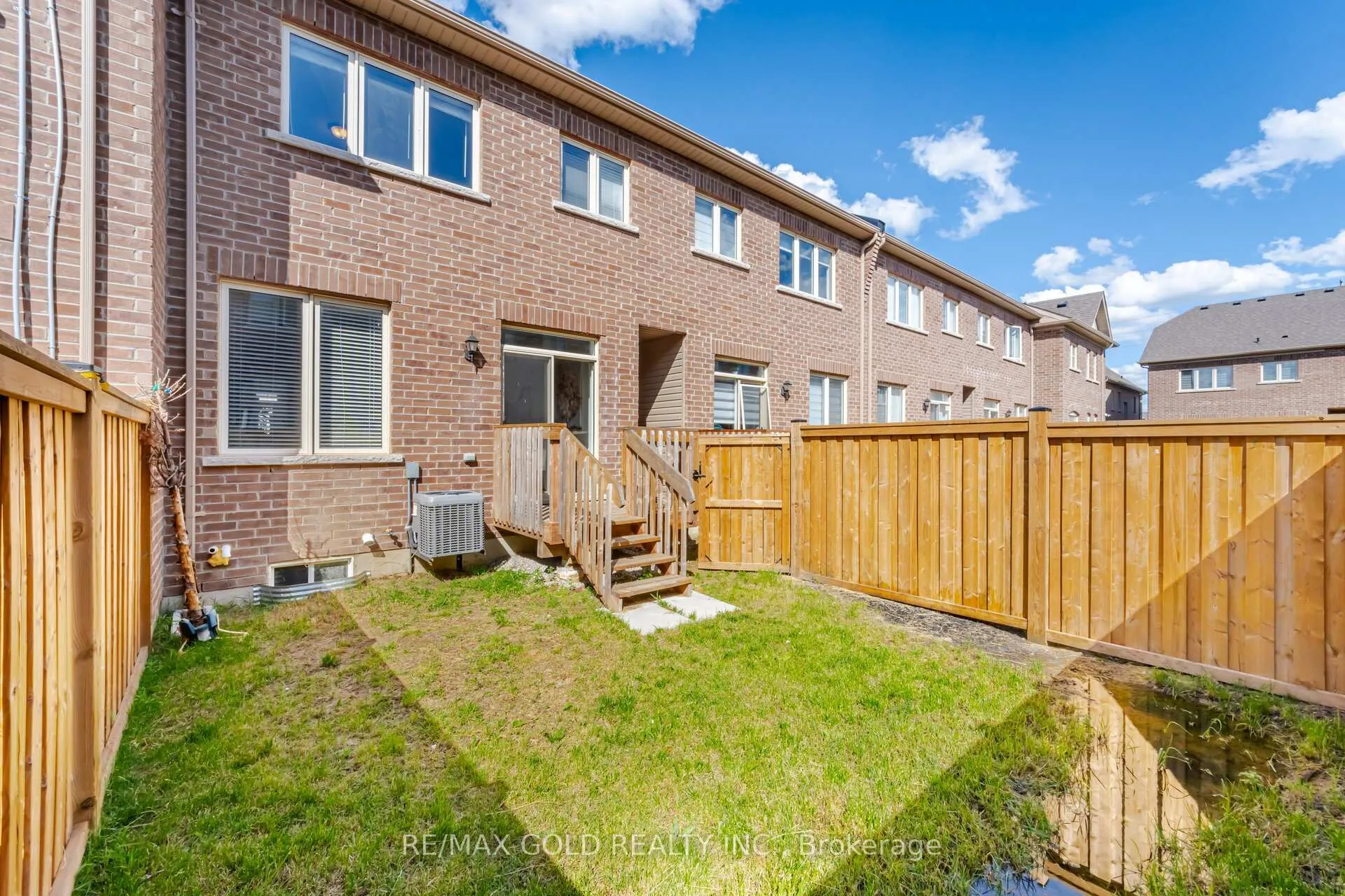 Photo 36 of 21 Pearman Crescent, Brampton, Northwest Brampton — HOMEH