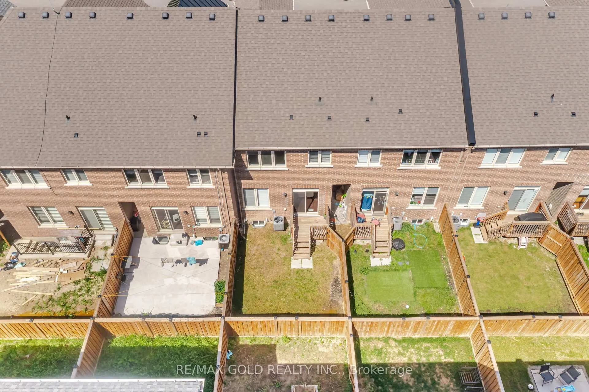 Photo 38 of 21 Pearman Crescent, Brampton, Northwest Brampton — HOMEH