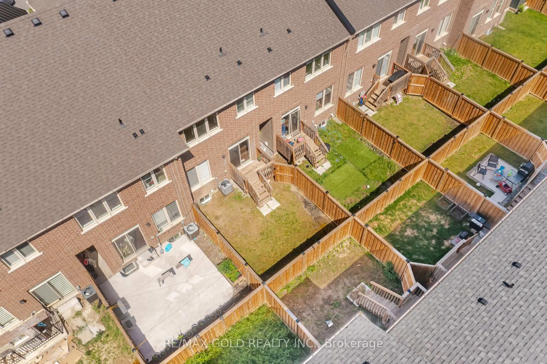 Photo 39 of 21 Pearman Crescent, Brampton, Northwest Brampton — HOMEH