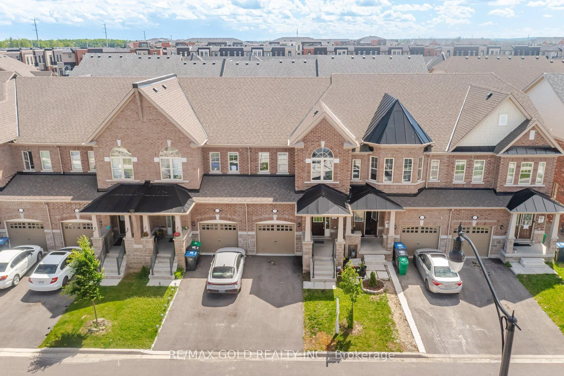 Photo 40 of 21 Pearman Crescent, Brampton, Northwest Brampton — HOMEH