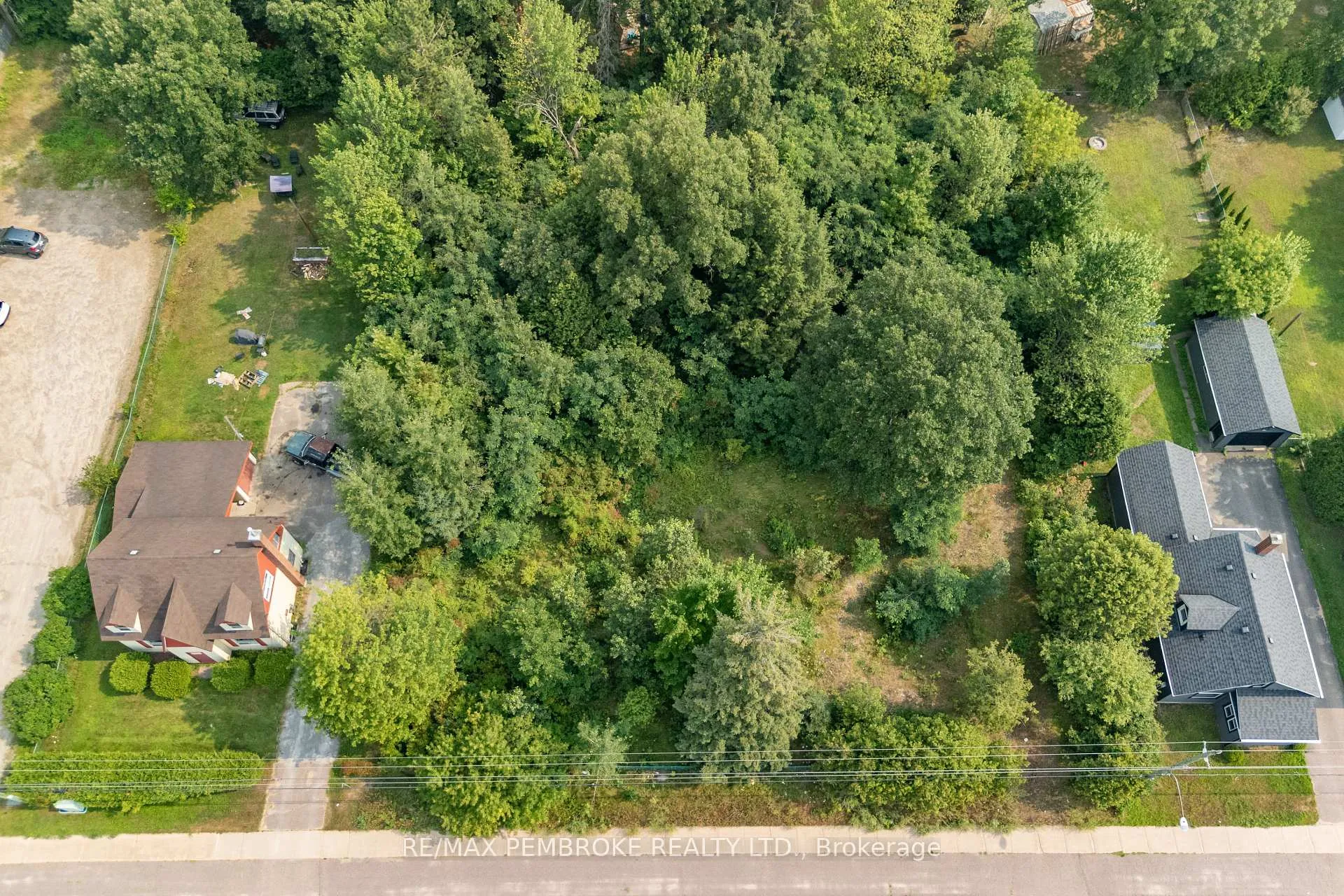 Photo 3 of Petawawa Boulevard, Petawawa — HOMEH