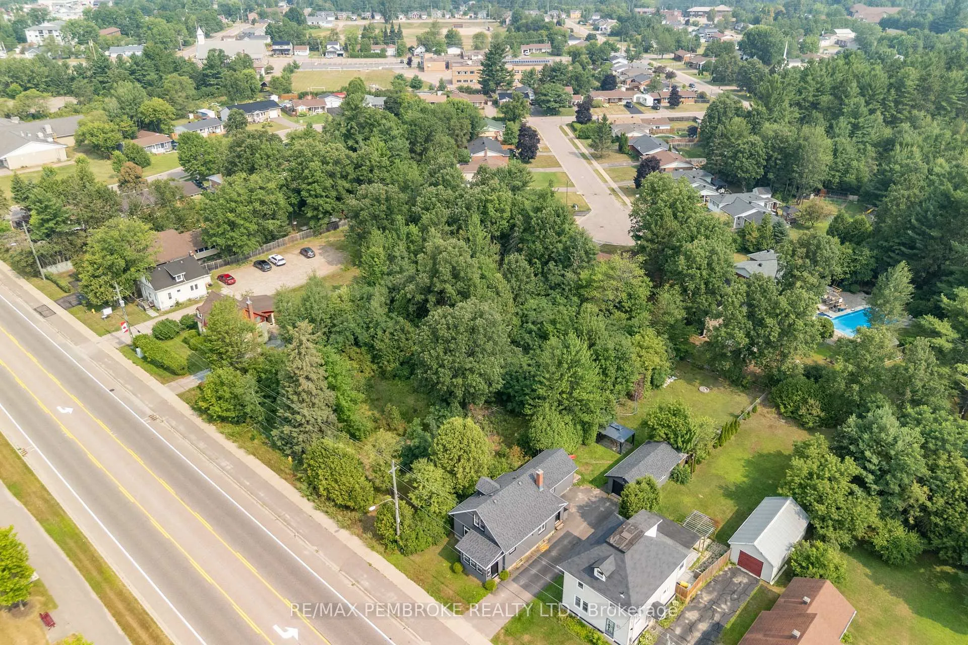 Photo 8 of Petawawa Boulevard, Petawawa — HOMEH