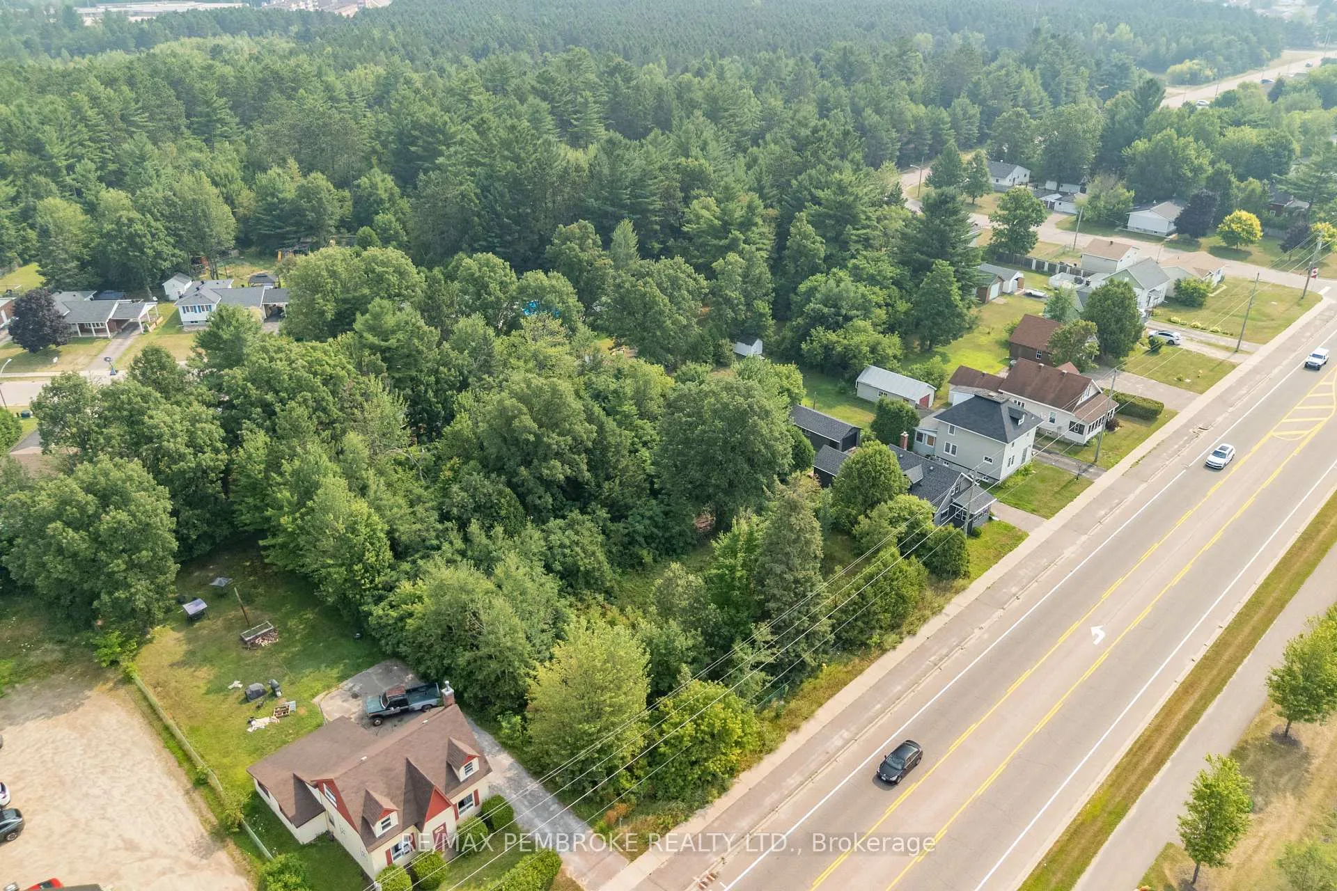 Photo 9 of Petawawa Boulevard, Petawawa — HOMEH