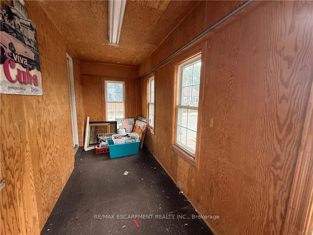 Photo 6 of 325 Weir Street N, Hamilton, Homeside — HOMEH