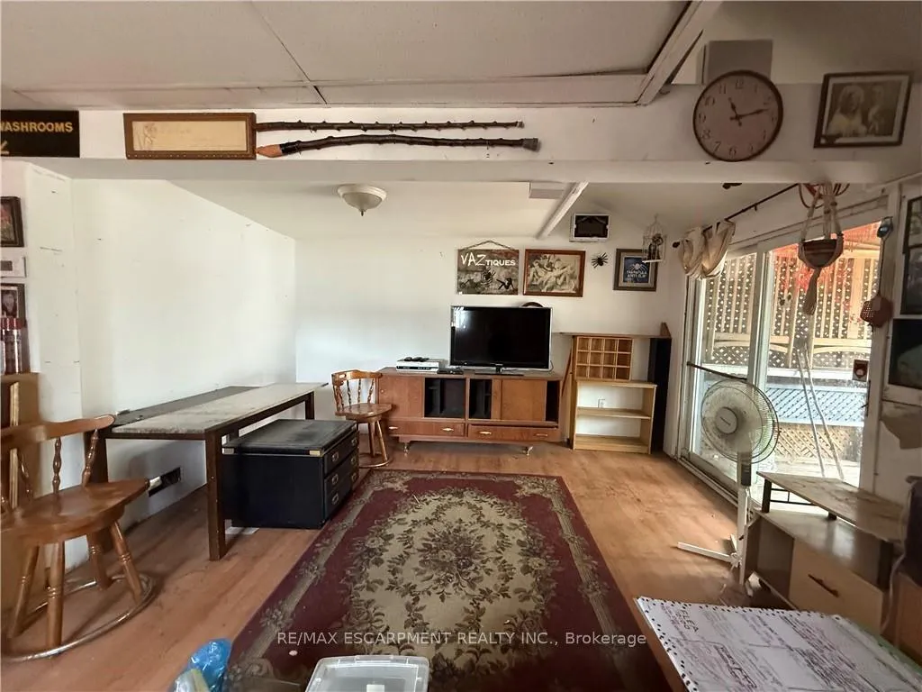 Photo 12 of 325 Weir Street N, Hamilton, Homeside — HOMEH