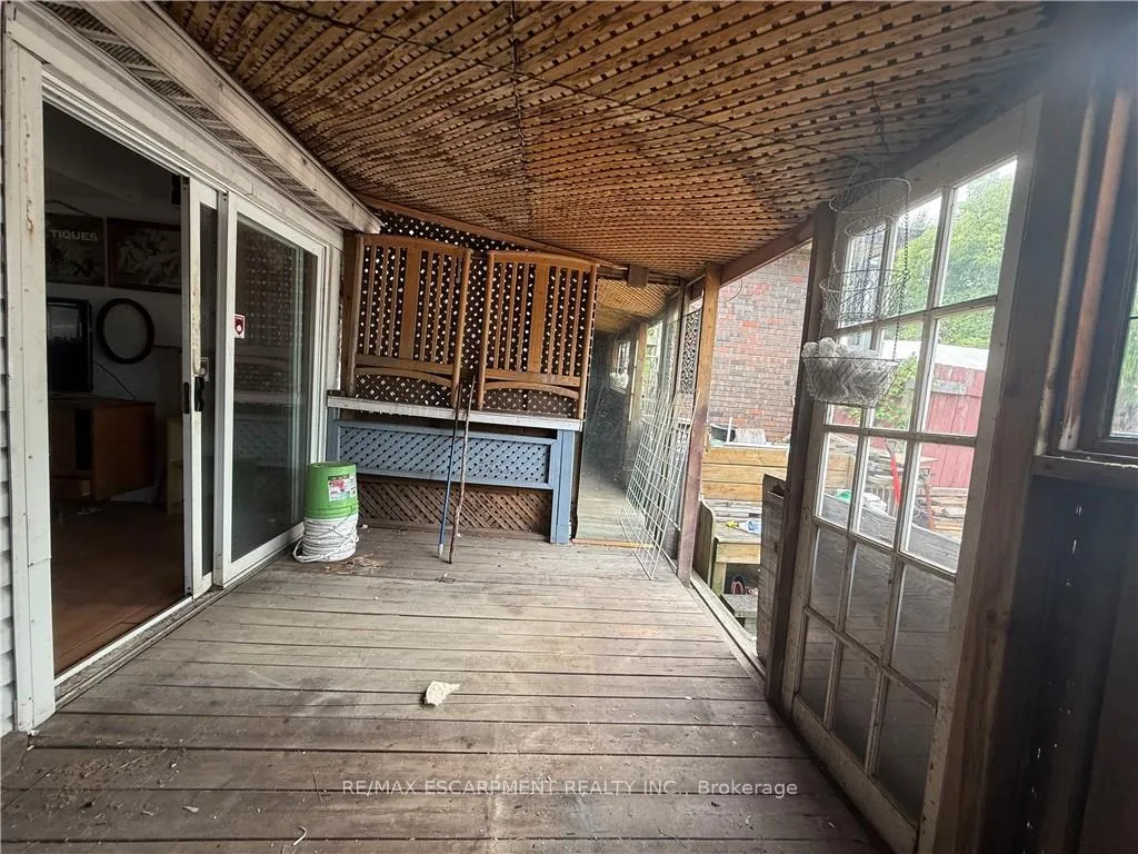 Photo 20 of 325 Weir Street N, Hamilton, Homeside — HOMEH