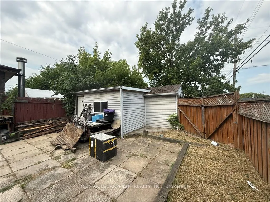 Photo 22 of 325 Weir Street N, Hamilton, Homeside — HOMEH
