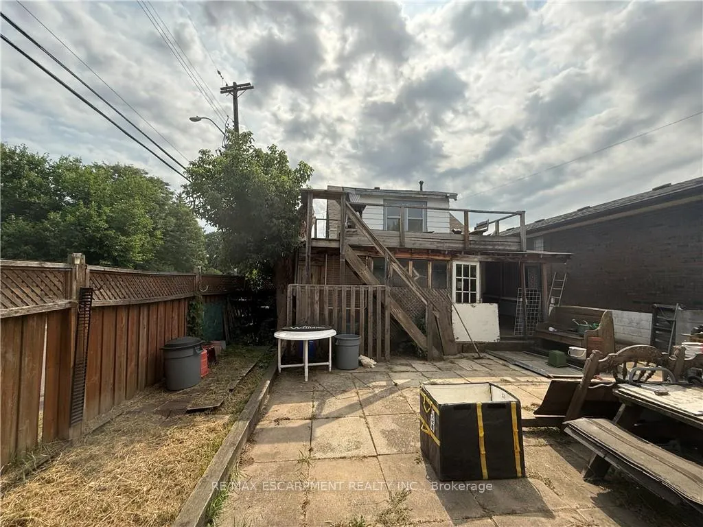 Photo 23 of 325 Weir Street N, Hamilton, Homeside — HOMEH