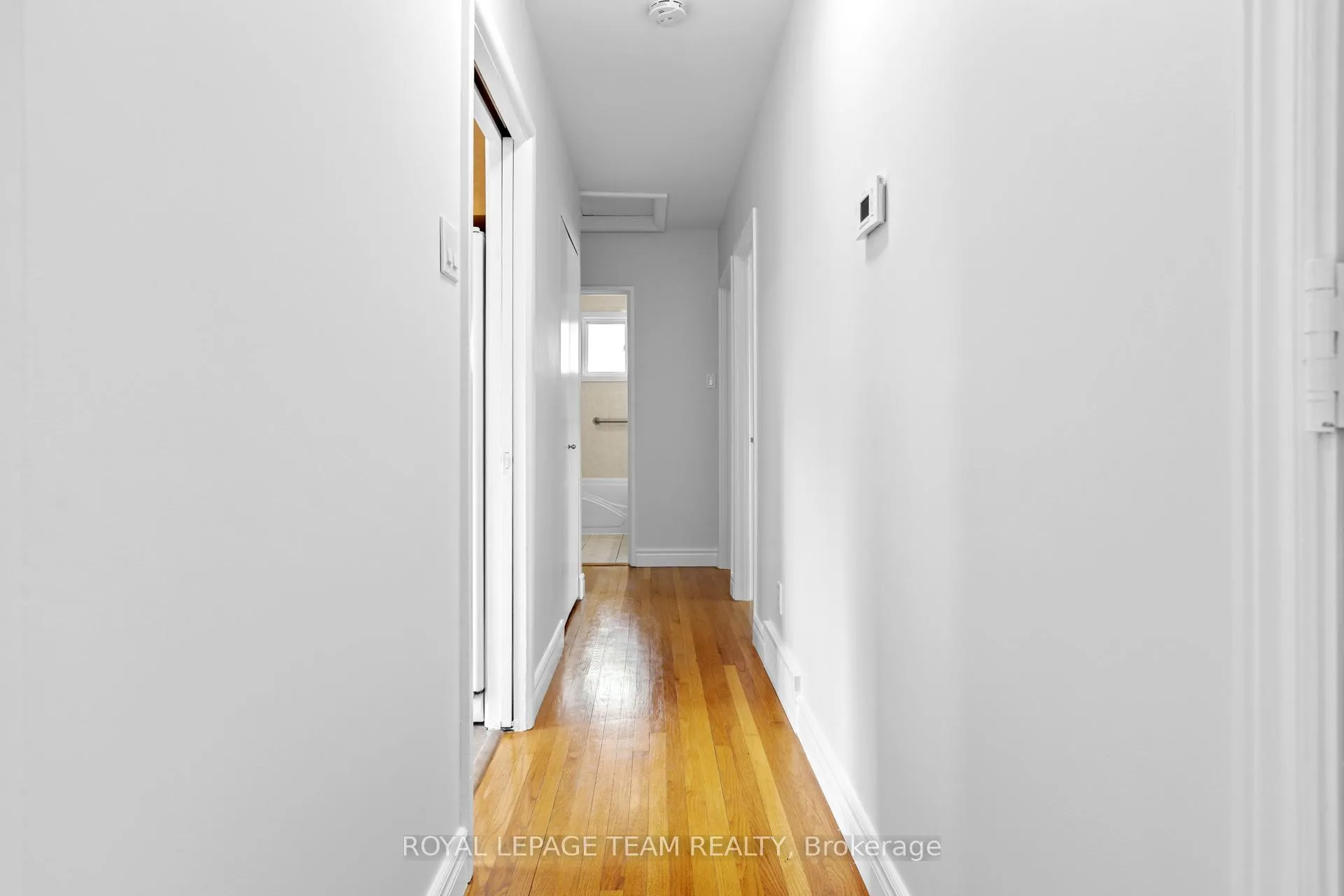 Photo 11 of 38 Largo Crescent, Ottawa, Meadowlands/Crestview — HOMEH