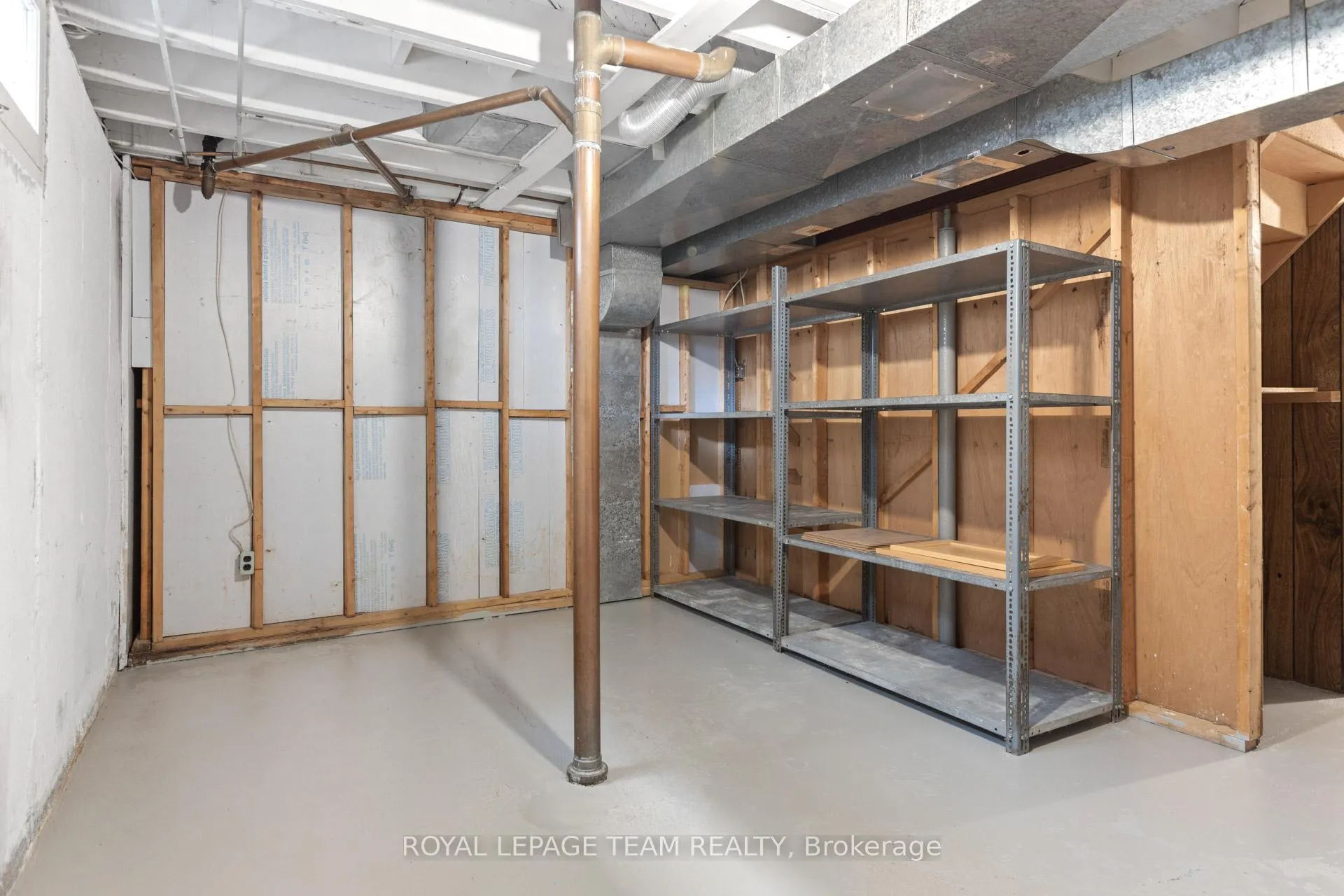 Photo 25 of 38 Largo Crescent, Ottawa, Meadowlands/Crestview — HOMEH