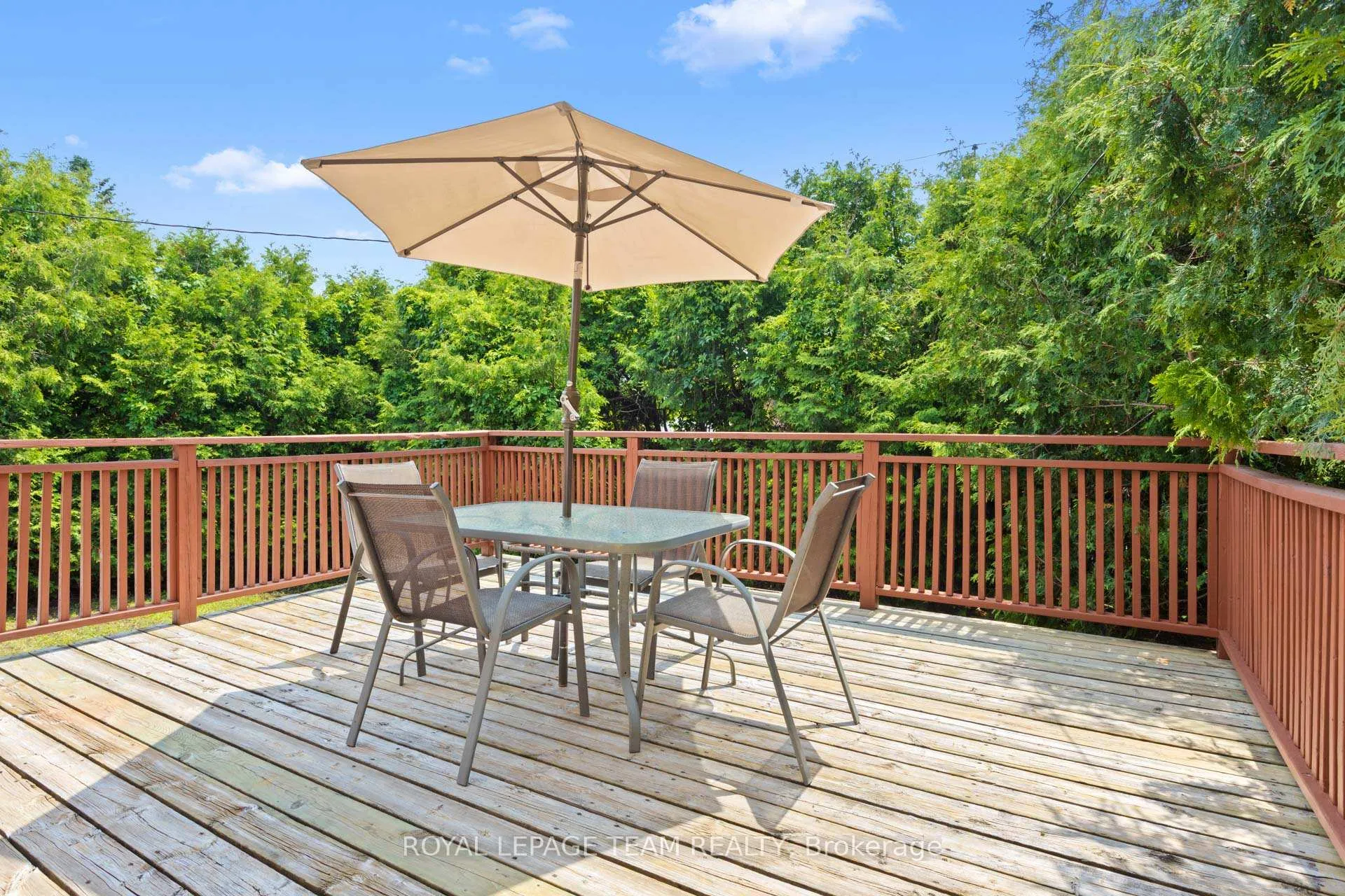 Photo 26 of 38 Largo Crescent, Ottawa, Meadowlands/Crestview — HOMEH