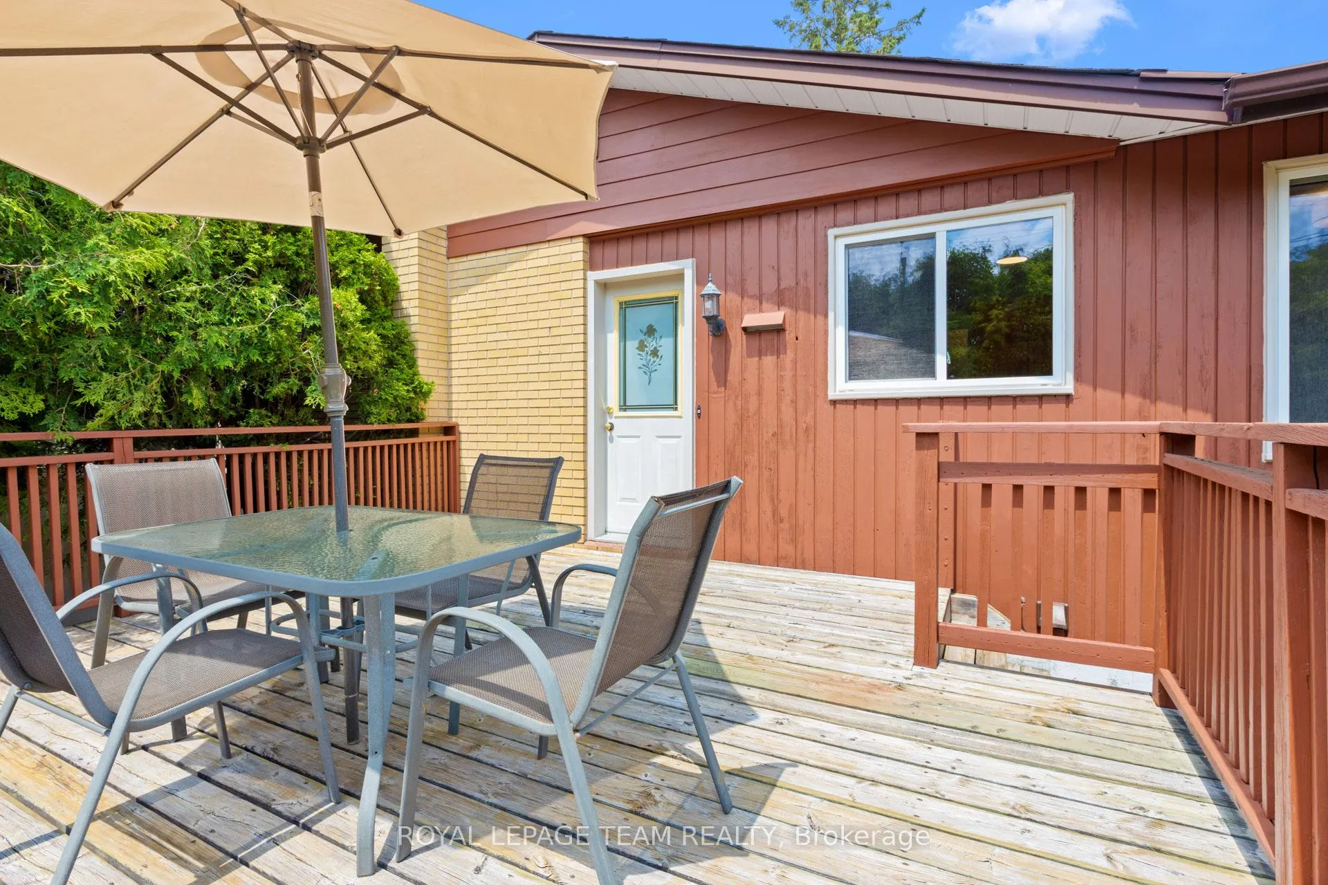 Photo 27 of 38 Largo Crescent, Ottawa, Meadowlands/Crestview — HOMEH
