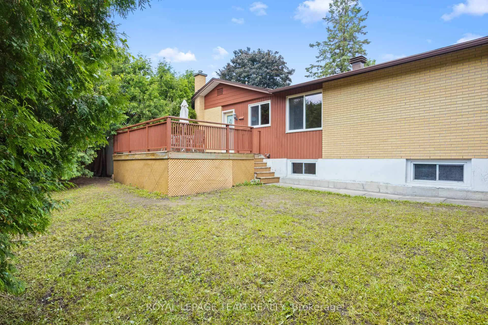 Photo 28 of 38 Largo Crescent, Ottawa, Meadowlands/Crestview — HOMEH