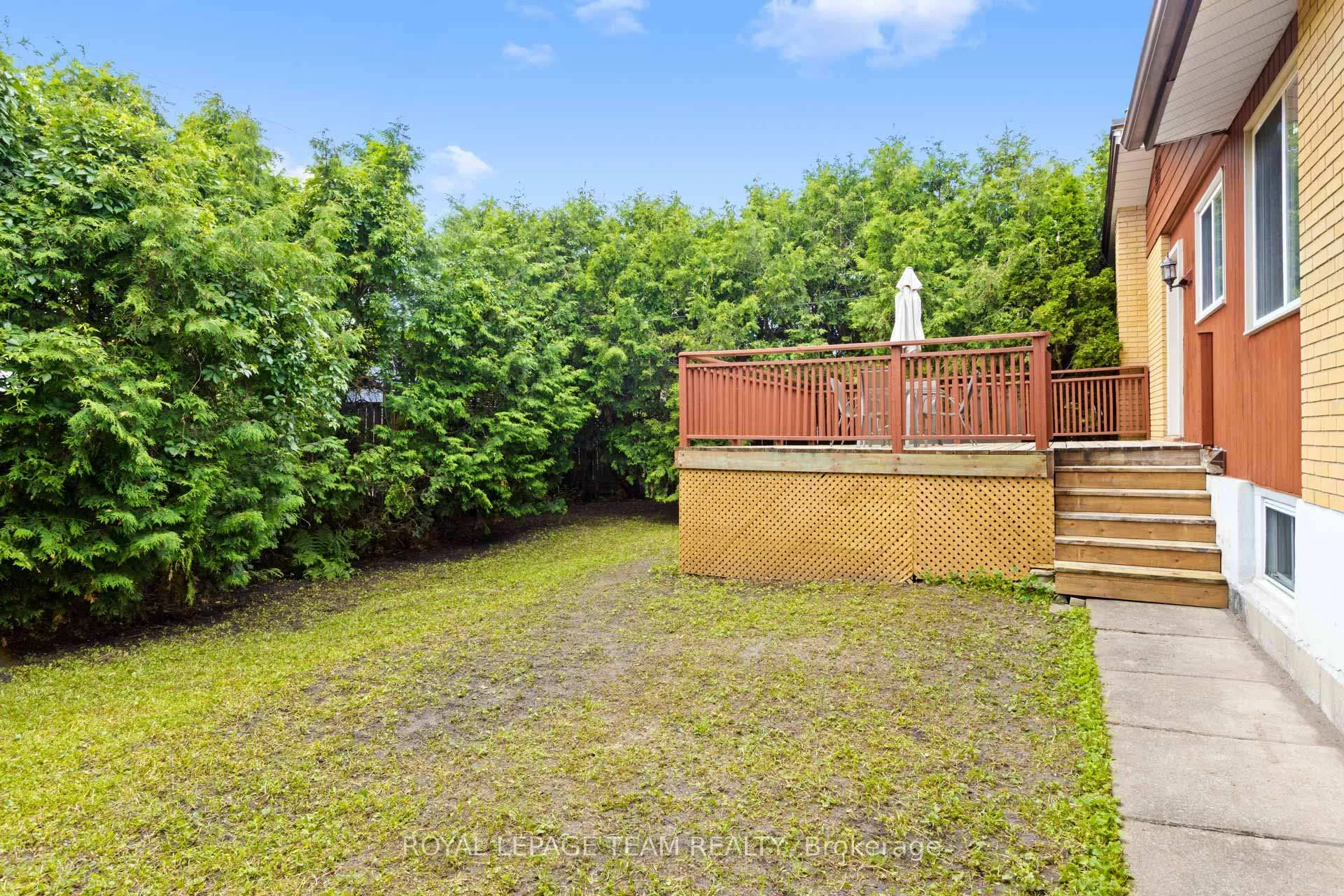 Photo 29 of 38 Largo Crescent, Ottawa, Meadowlands/Crestview — HOMEH