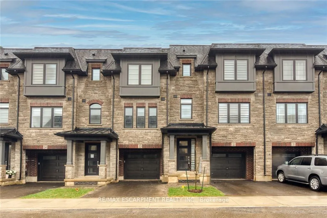 Front of Unit 32, 187 Wilson Street W