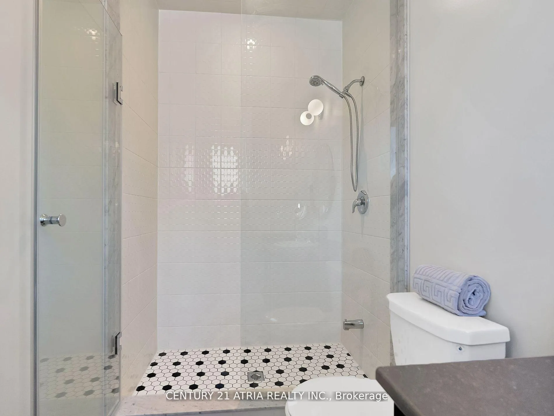 Photo 22 of 1193 Wickham Road, Innisfil, Alcona — HOMEH