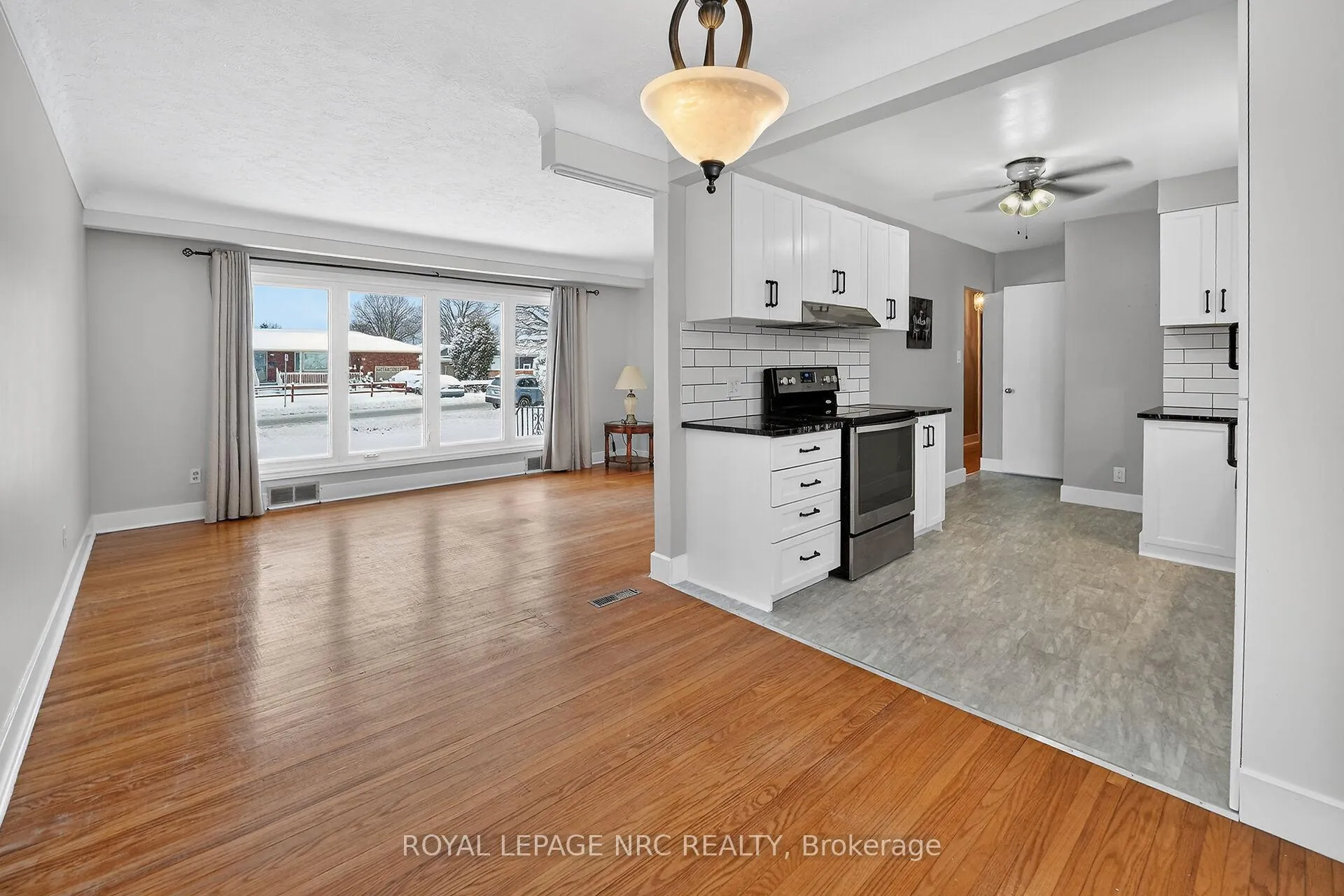 Photo 5 of 3 Cayuga Avenue, St. Catharines, Haig — HOMEH