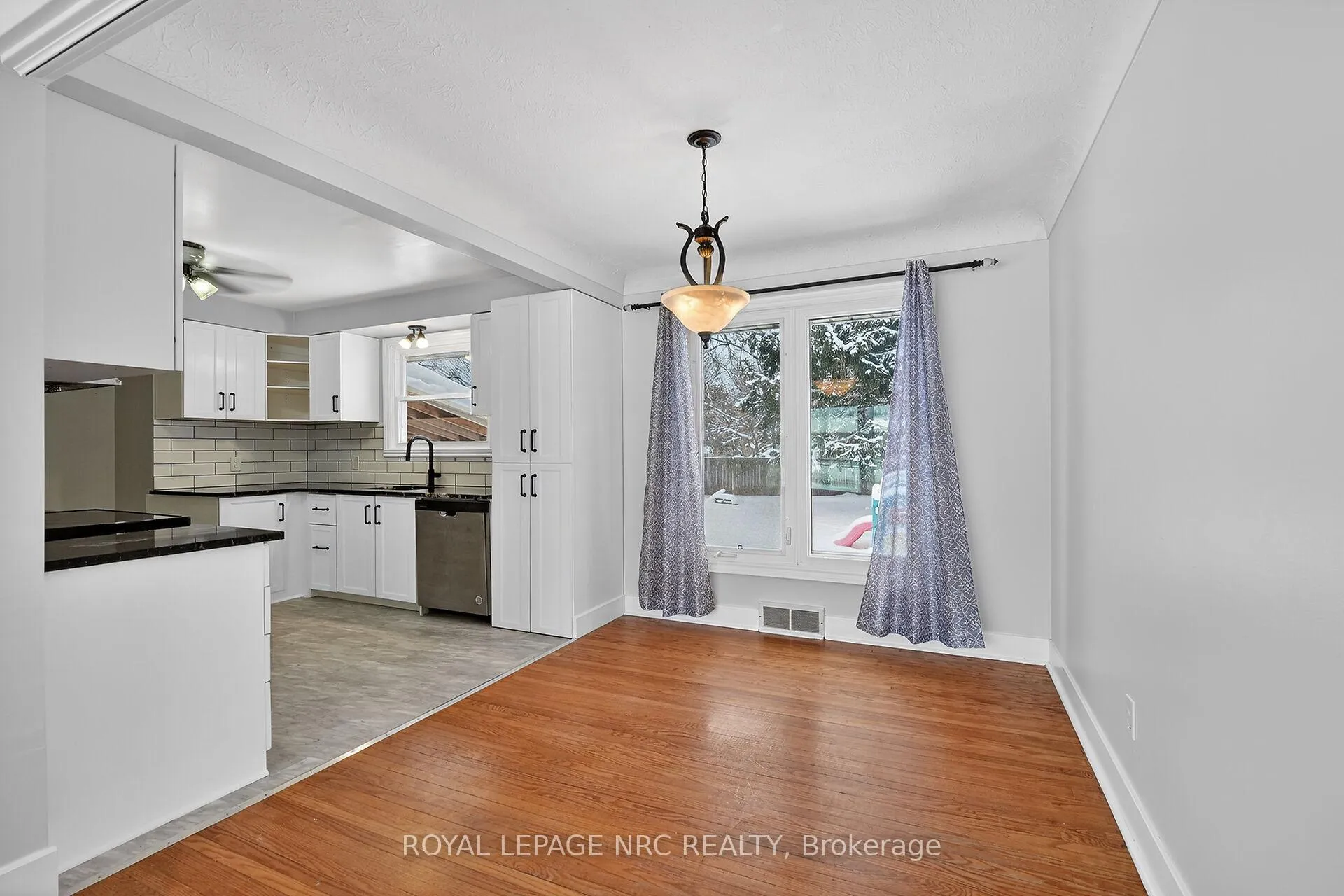Photo 6 of 3 Cayuga Avenue, St. Catharines, Haig — HOMEH