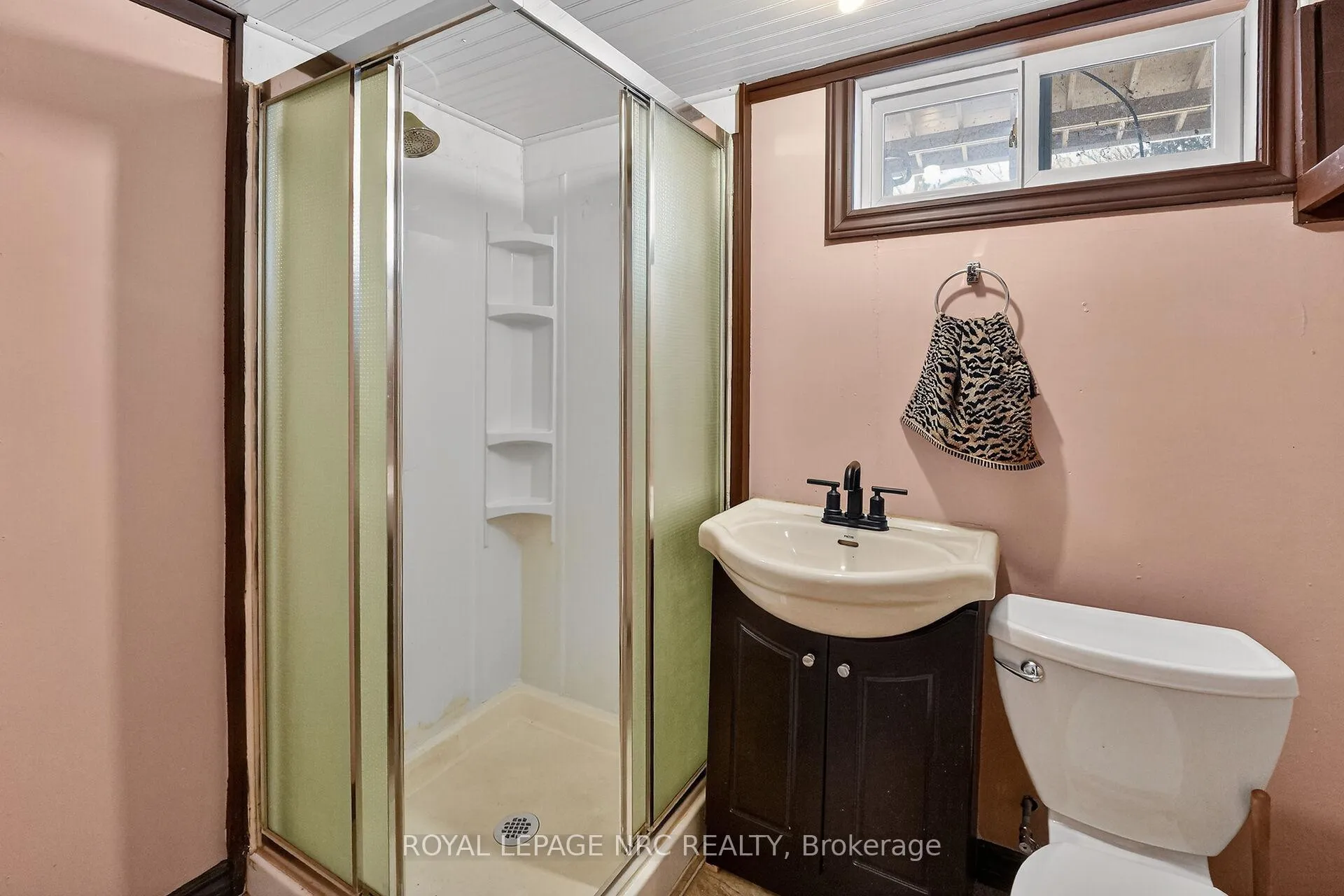 Photo 24 of 3 Cayuga Avenue, St. Catharines, Haig — HOMEH