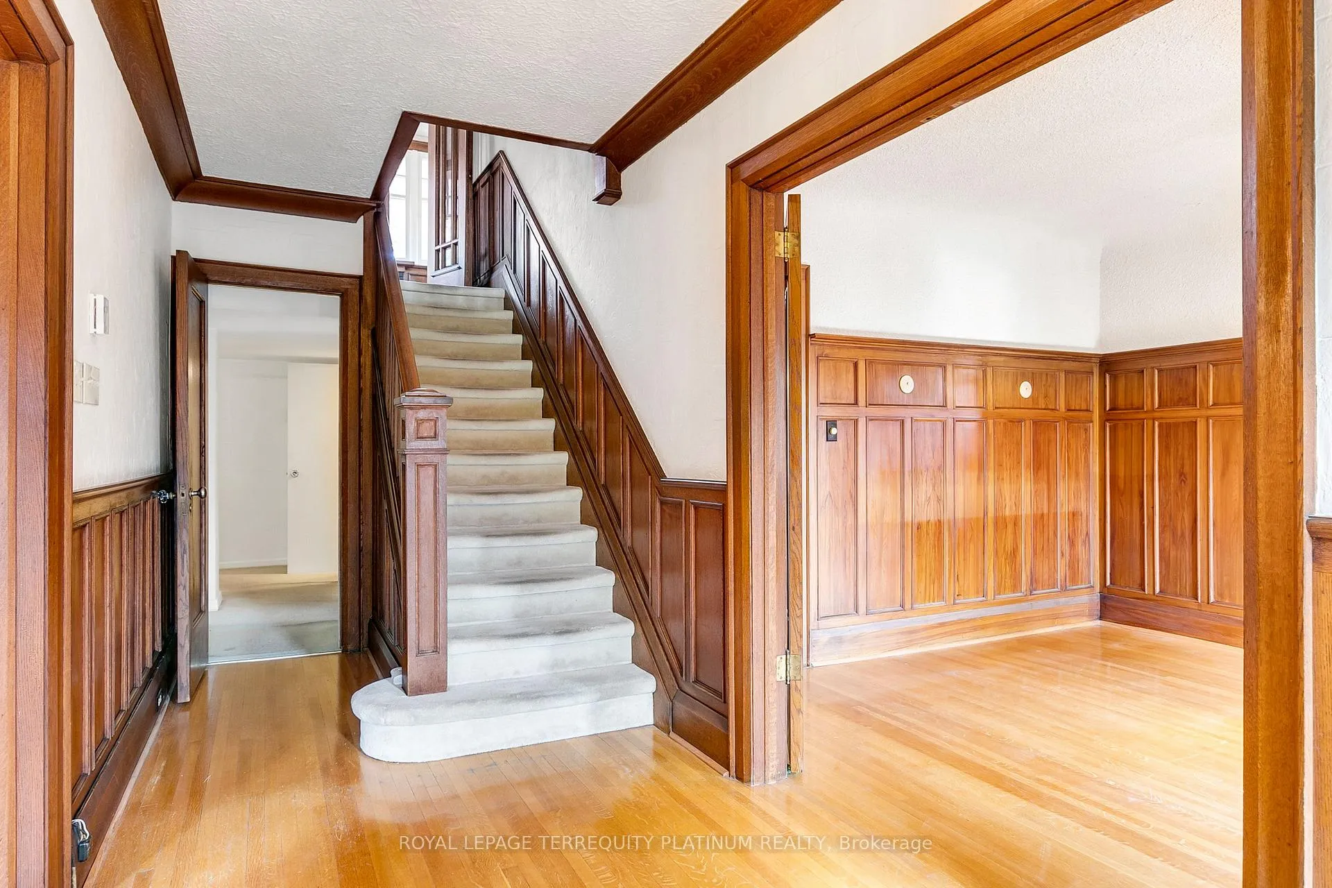 Photo 4 of 26 St Leonards Avenue, Toronto, Lawrence Park South — HOMEH