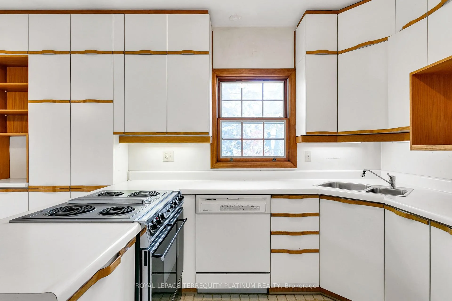 Photo 17 of 26 St Leonards Avenue, Toronto, Lawrence Park South — HOMEH