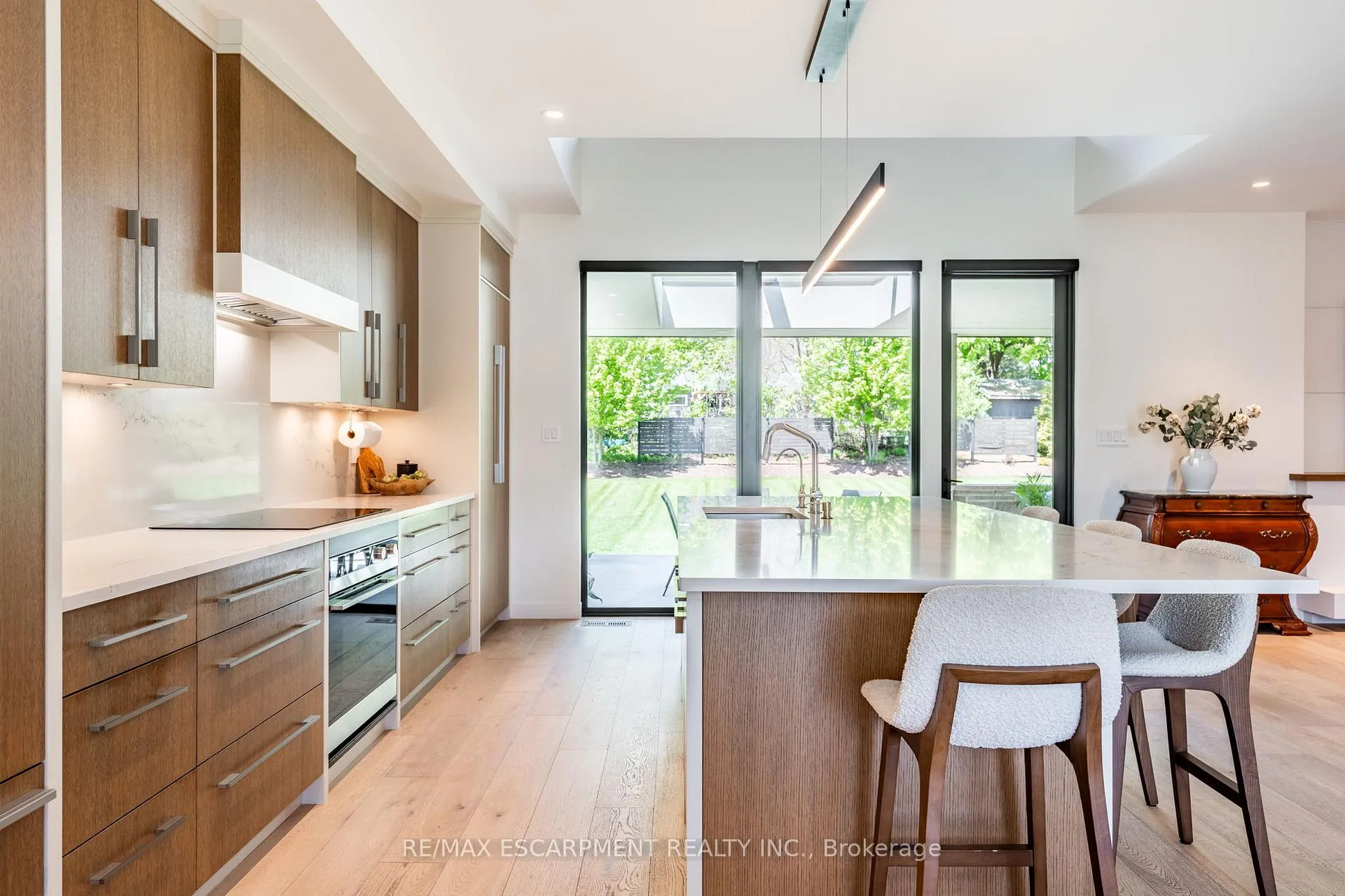 Photo 9 of 114 Overdale Avenue, Hamilton, Waterdown — HOMEH