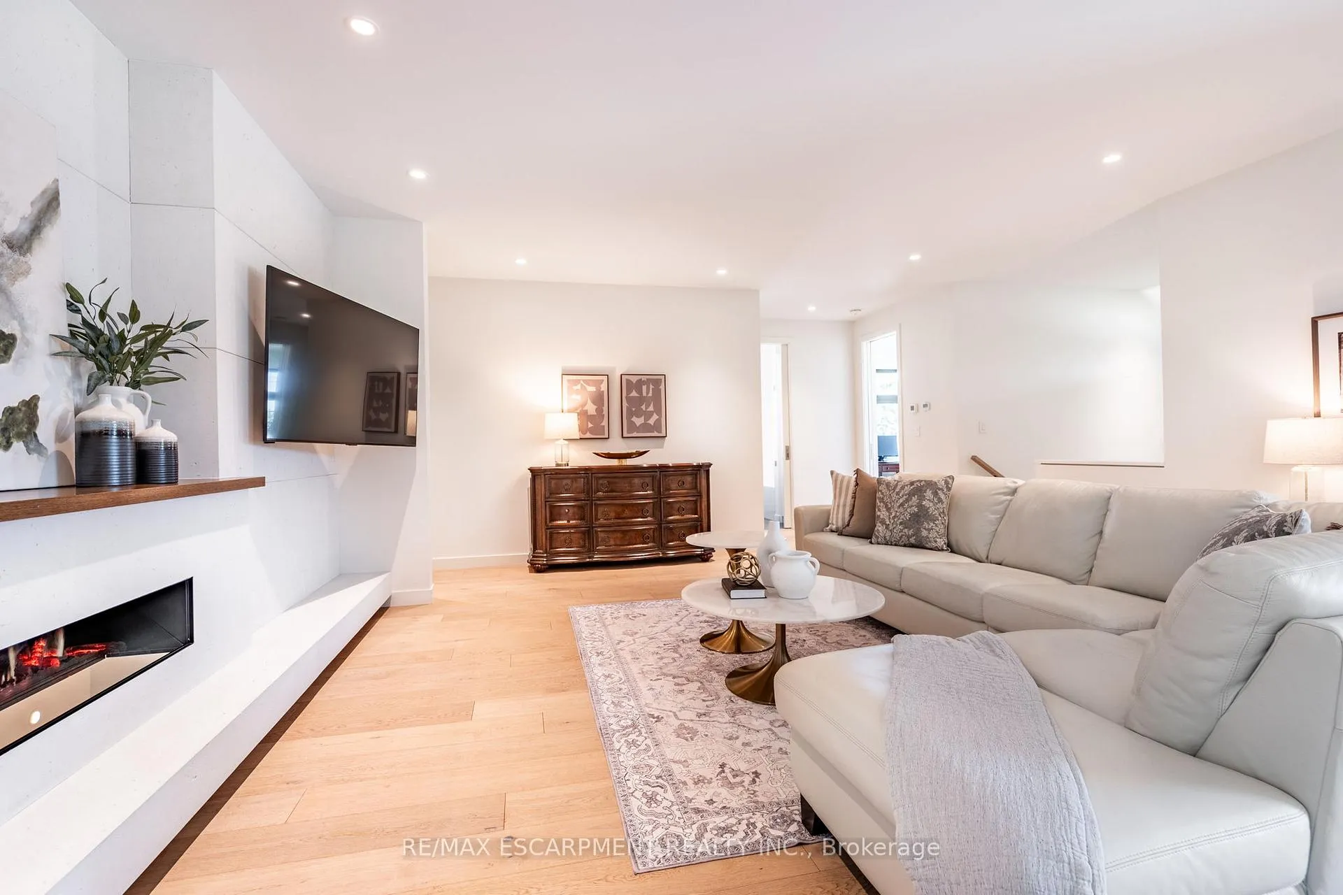 Photo 17 of 114 Overdale Avenue, Hamilton, Waterdown — HOMEH