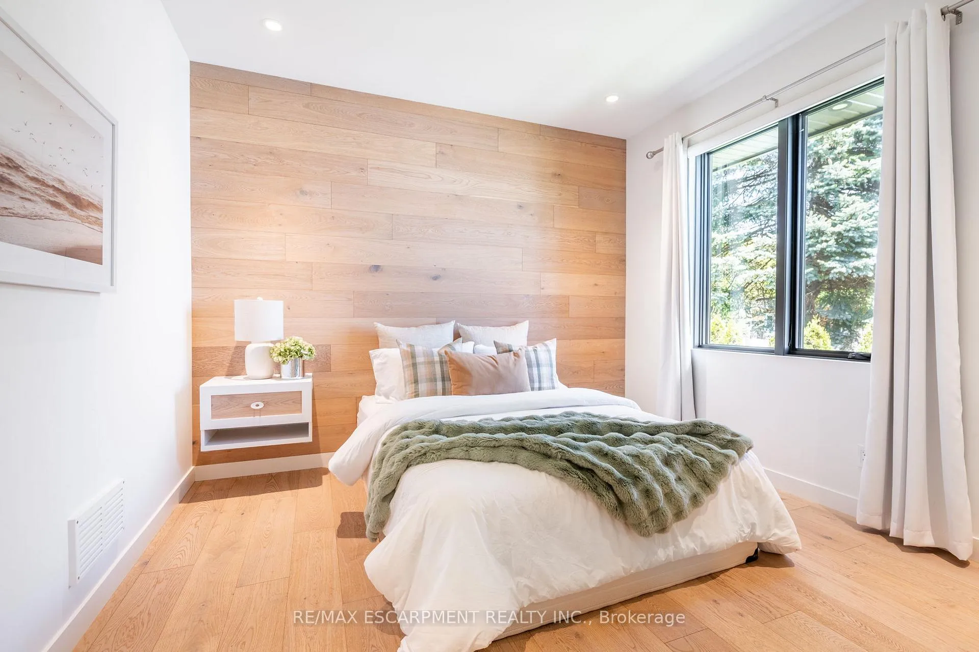 Photo 20 of 114 Overdale Avenue, Hamilton, Waterdown — HOMEH