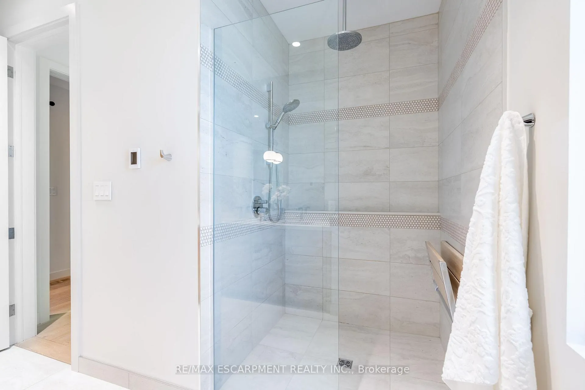 Photo 25 of 114 Overdale Avenue, Hamilton, Waterdown — HOMEH