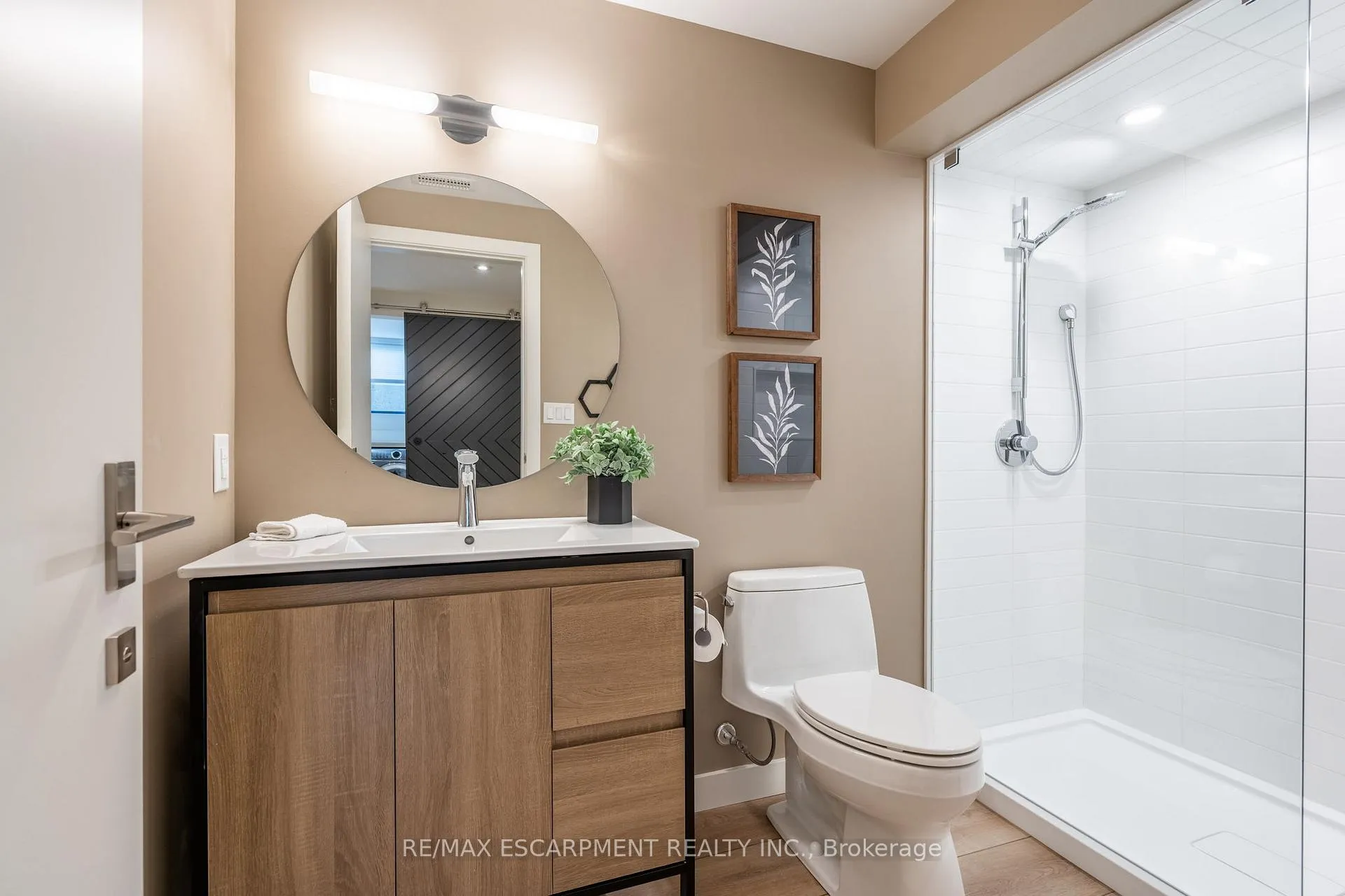 Photo 35 of 114 Overdale Avenue, Hamilton, Waterdown — HOMEH