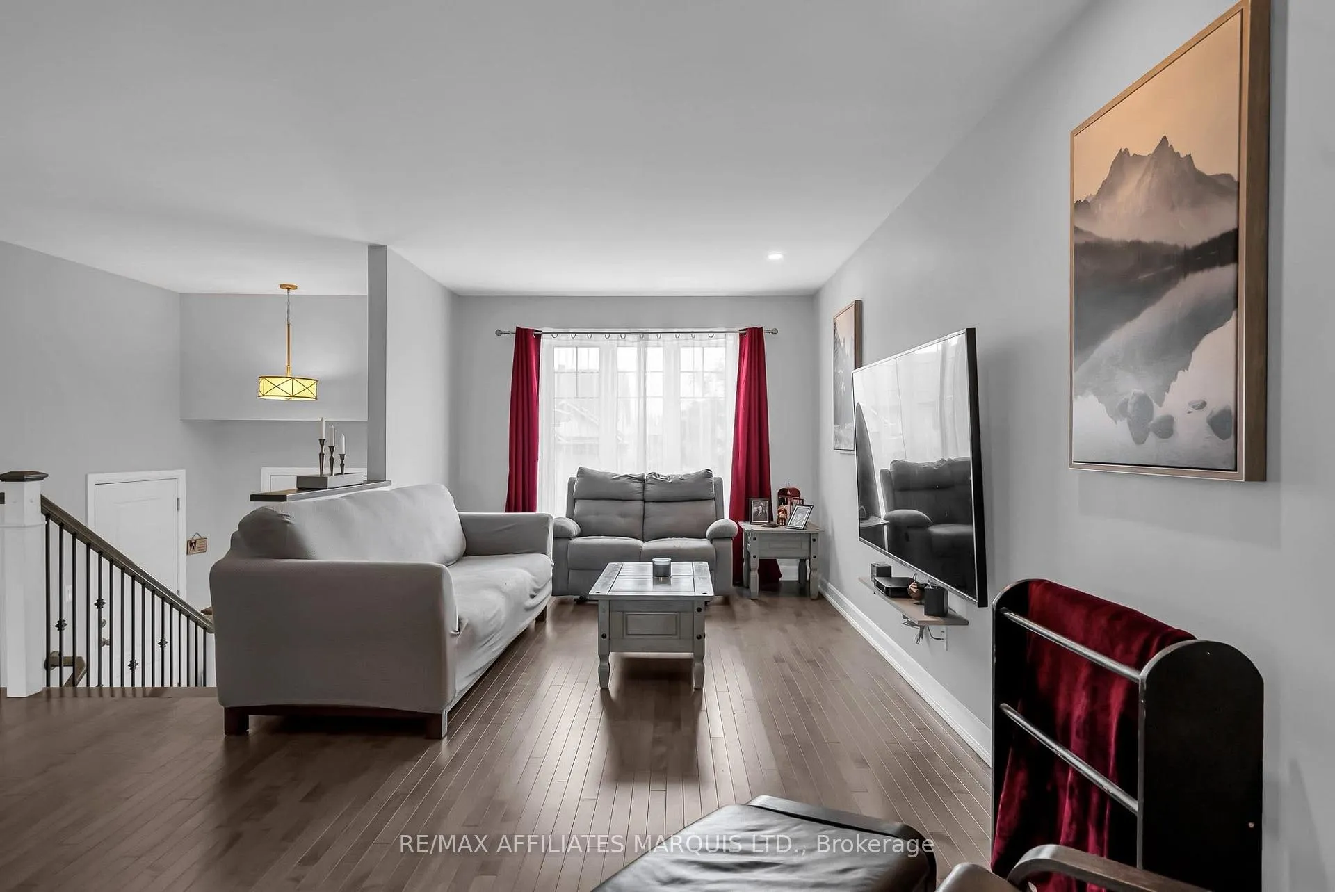 Photo 3 of 246 Bellwood Drive, Cornwall — HOMEH