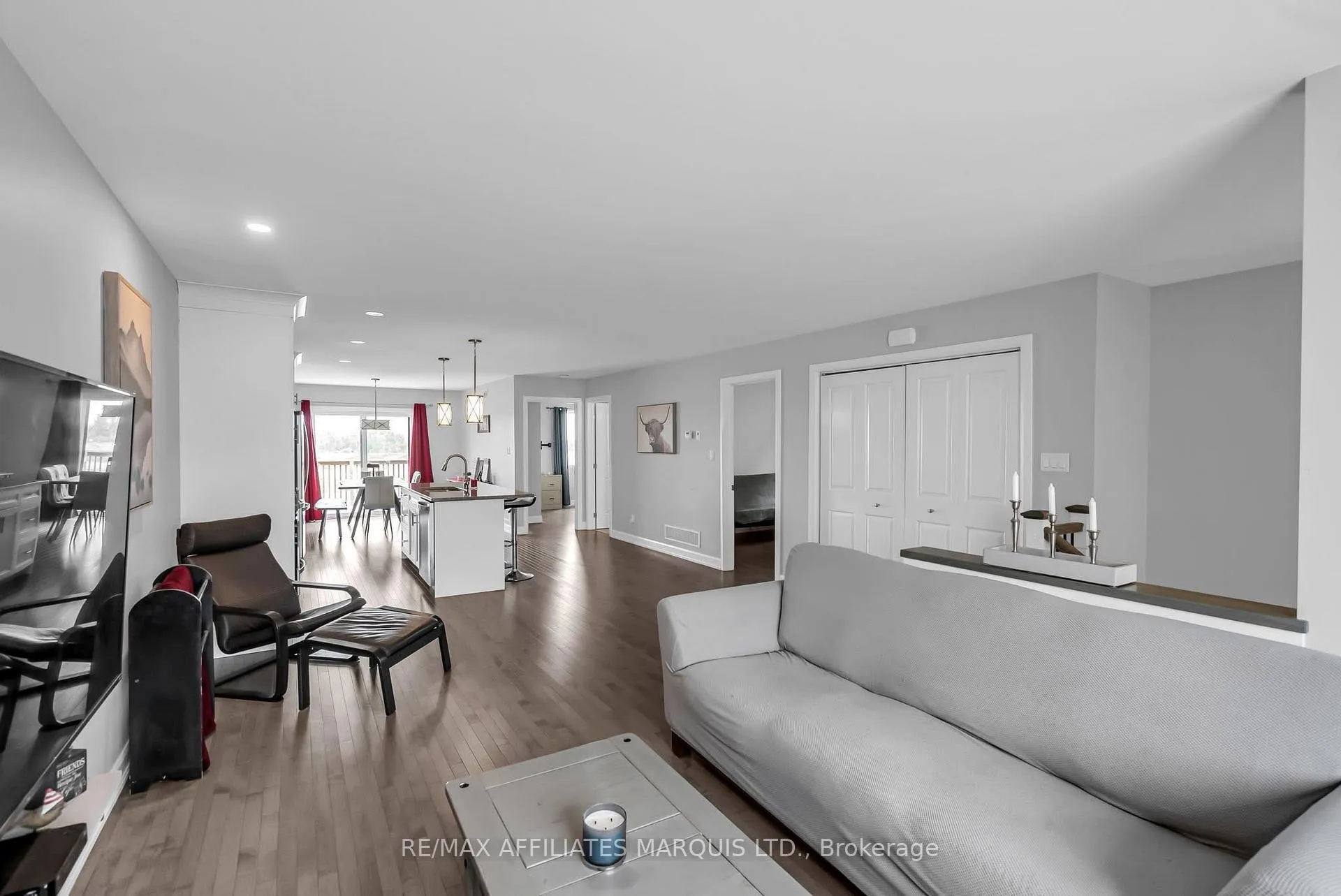 Photo 4 of 246 Bellwood Drive, Cornwall — HOMEH