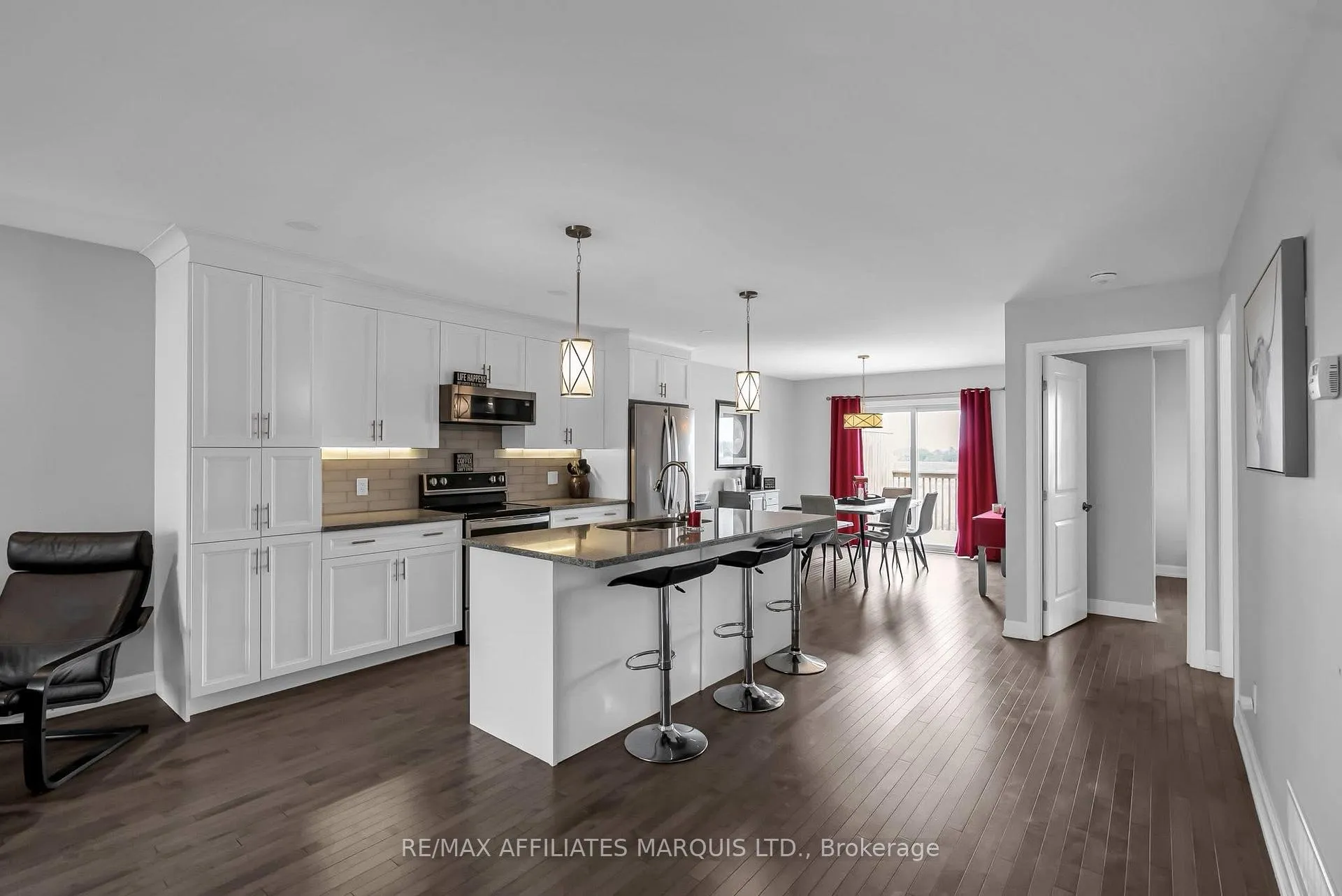 Photo 5 of 246 Bellwood Drive, Cornwall — HOMEH