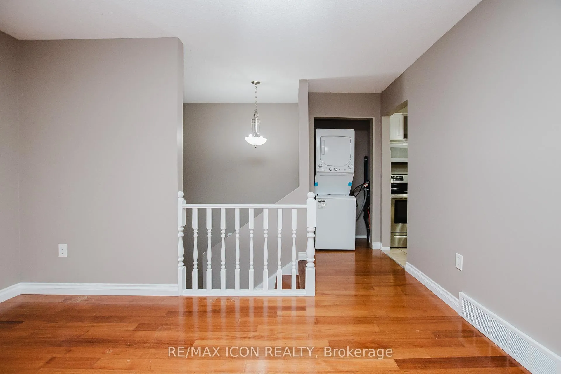 Photo 6 of 8332 Mundare Crescent, Niagara Falls, Chippawa — HOMEH