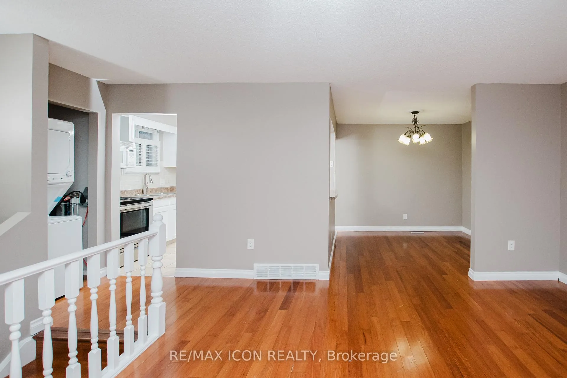 Photo 7 of 8332 Mundare Crescent, Niagara Falls, Chippawa — HOMEH