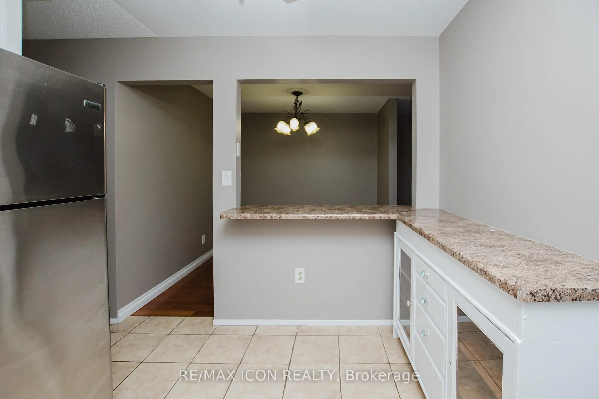 Photo 14 of 8332 Mundare Crescent, Niagara Falls, Chippawa — HOMEH